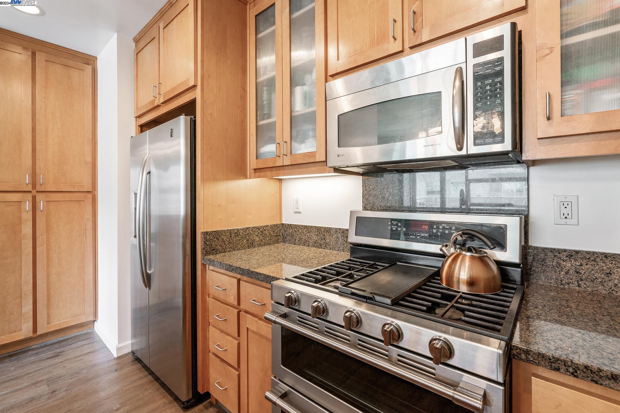 Detail Gallery Image 9 of 24 For 428 Alice St #504,  Oakland,  CA 94607 - 2 Beds | 2 Baths