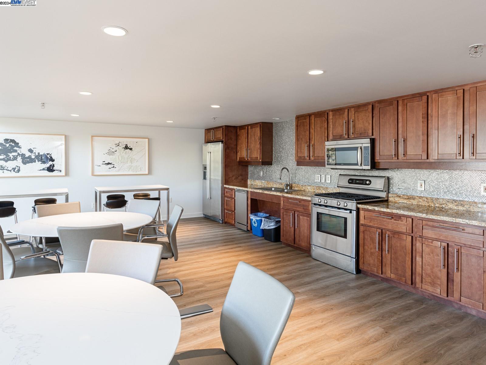 Detail Gallery Image 38 of 60 For 222 Broadway #709,  Oakland,  CA 94607 - 1 Beds | 1 Baths