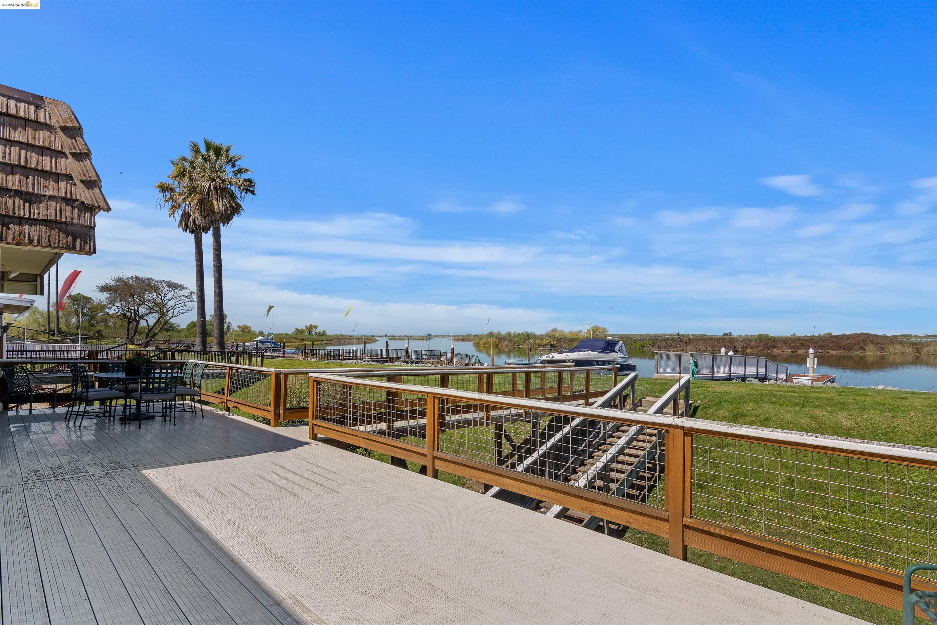 Detail Gallery Image 4 of 21 For 3049 W Willow Rd, Bethel Island,  CA 94511 - 2 Beds | 2 Baths