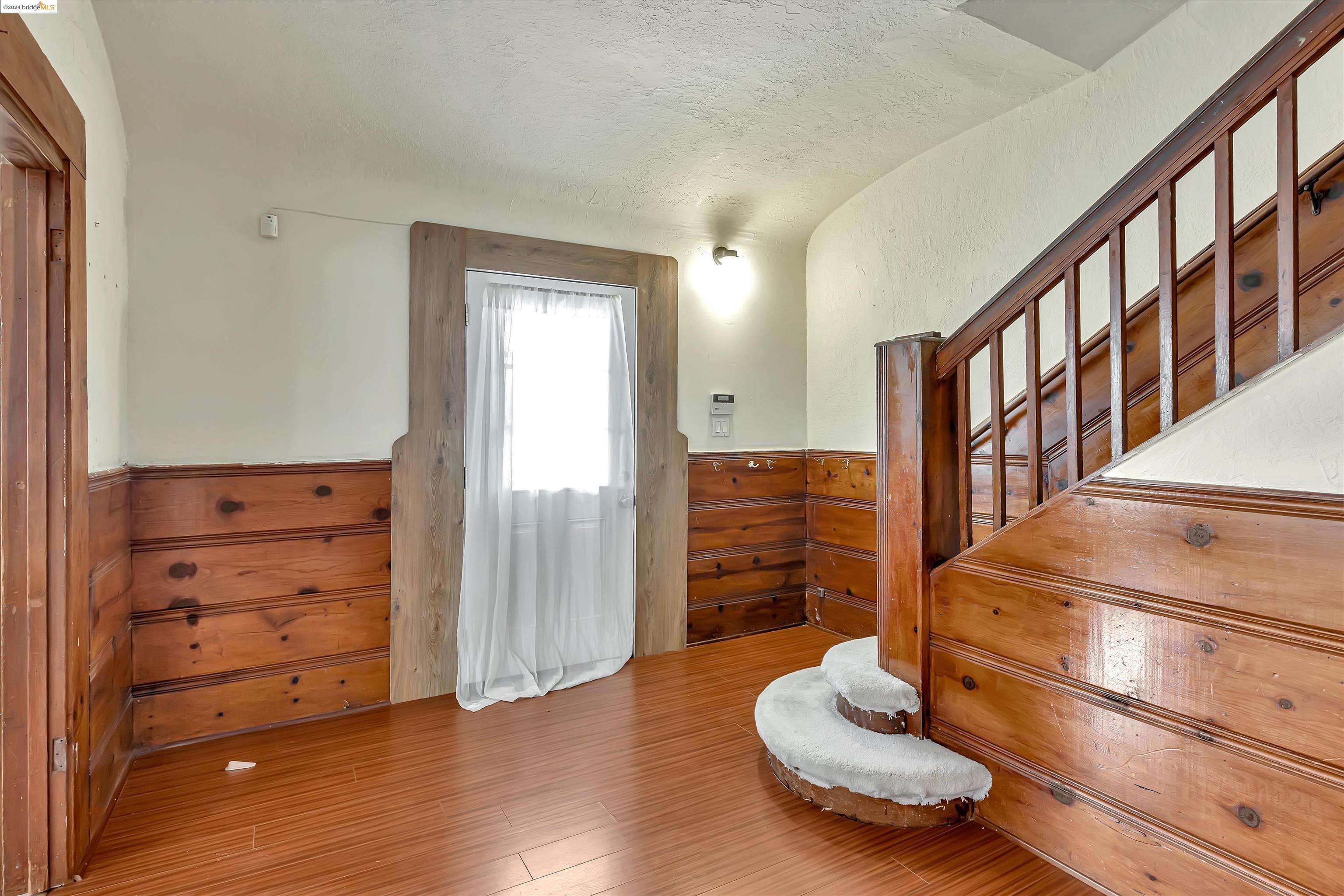 Detail Gallery Image 12 of 41 For 2524 E 15th St, Oakland,  CA 94601 - 3 Beds | 2 Baths