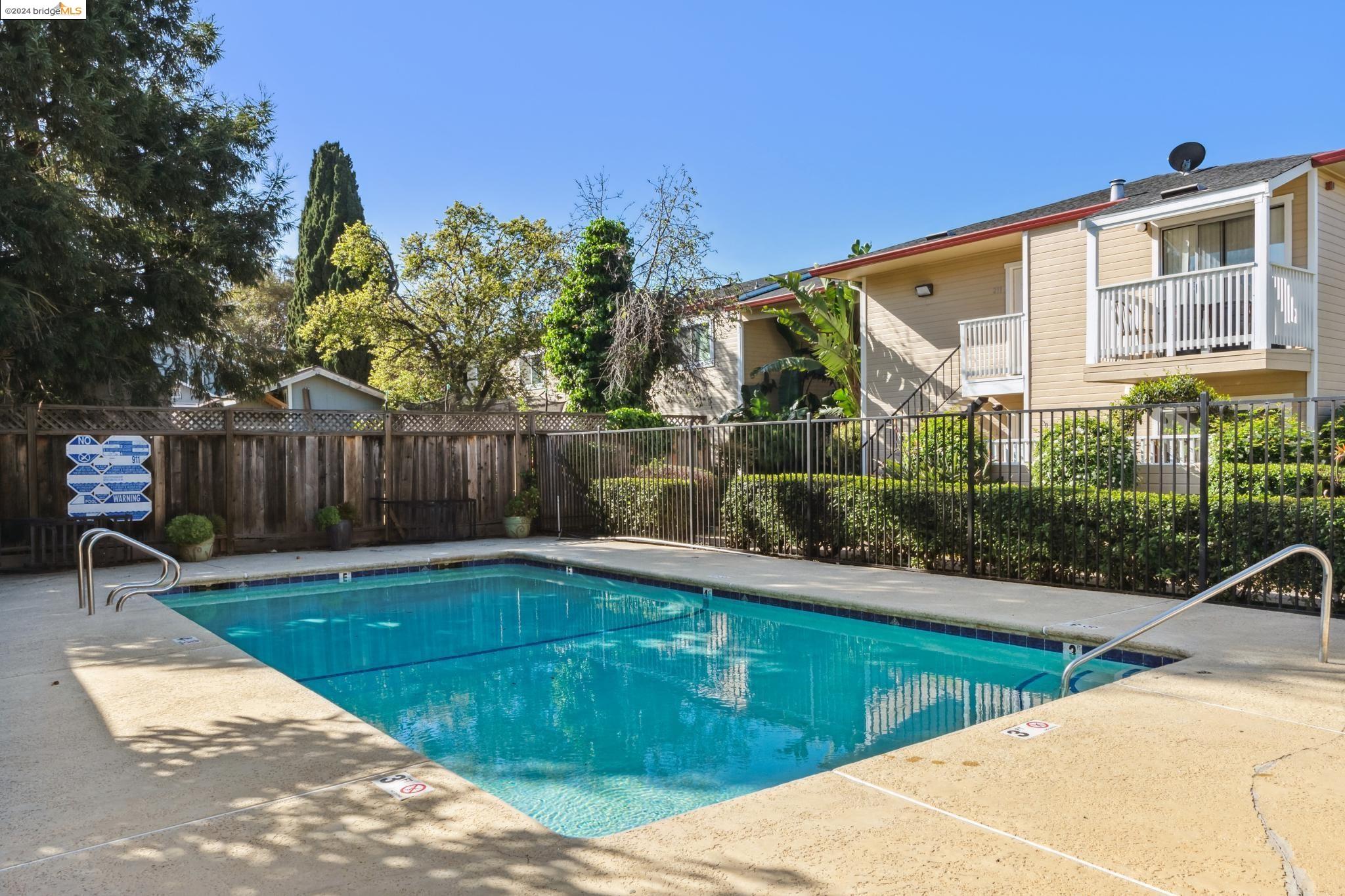 Detail Gallery Image 21 of 30 For 1570 165th Ave #214,  San Leandro,  CA 94578 - 1 Beds | 1 Baths