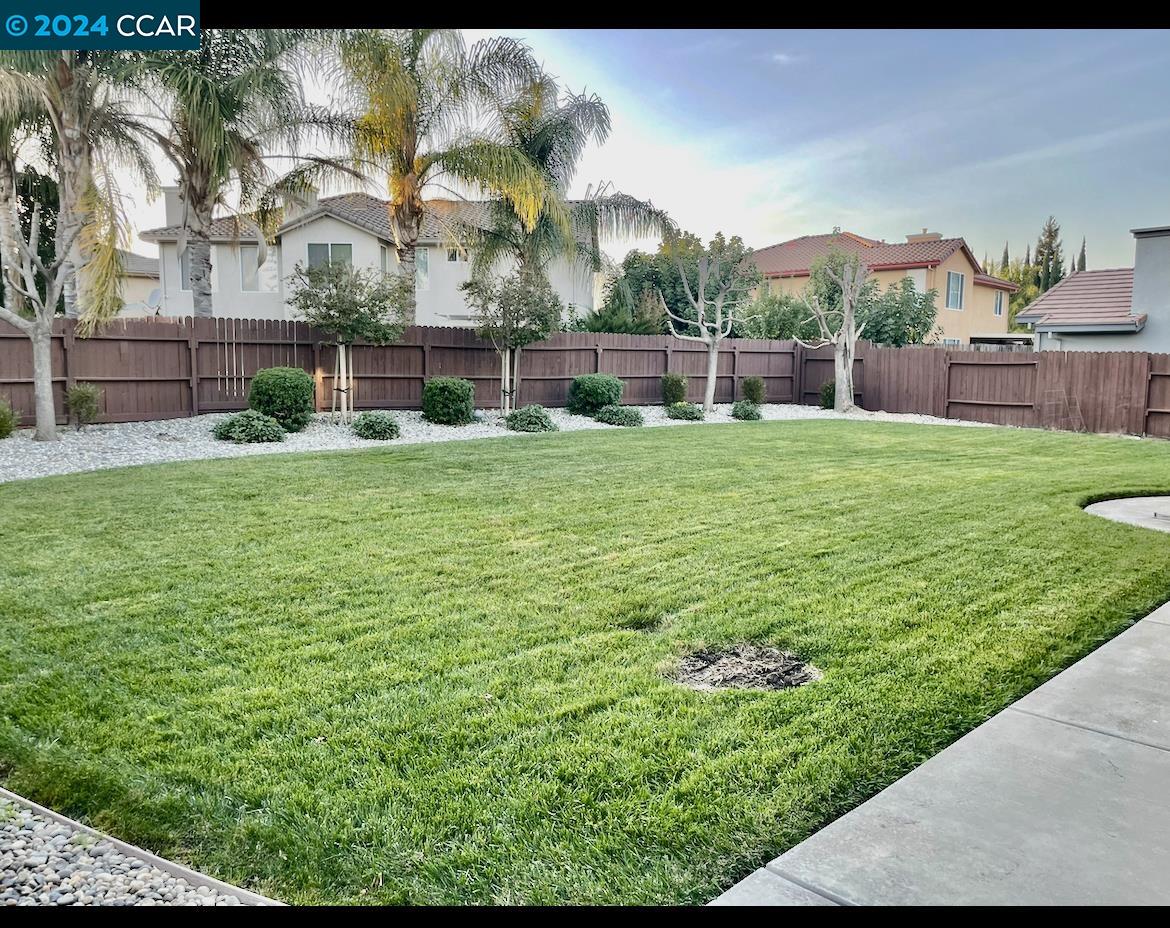 Detail Gallery Image 11 of 13 For 3074 Sparrow Drive, Sacramento,  CA 95834 - 6 Beds | 3/1 Baths