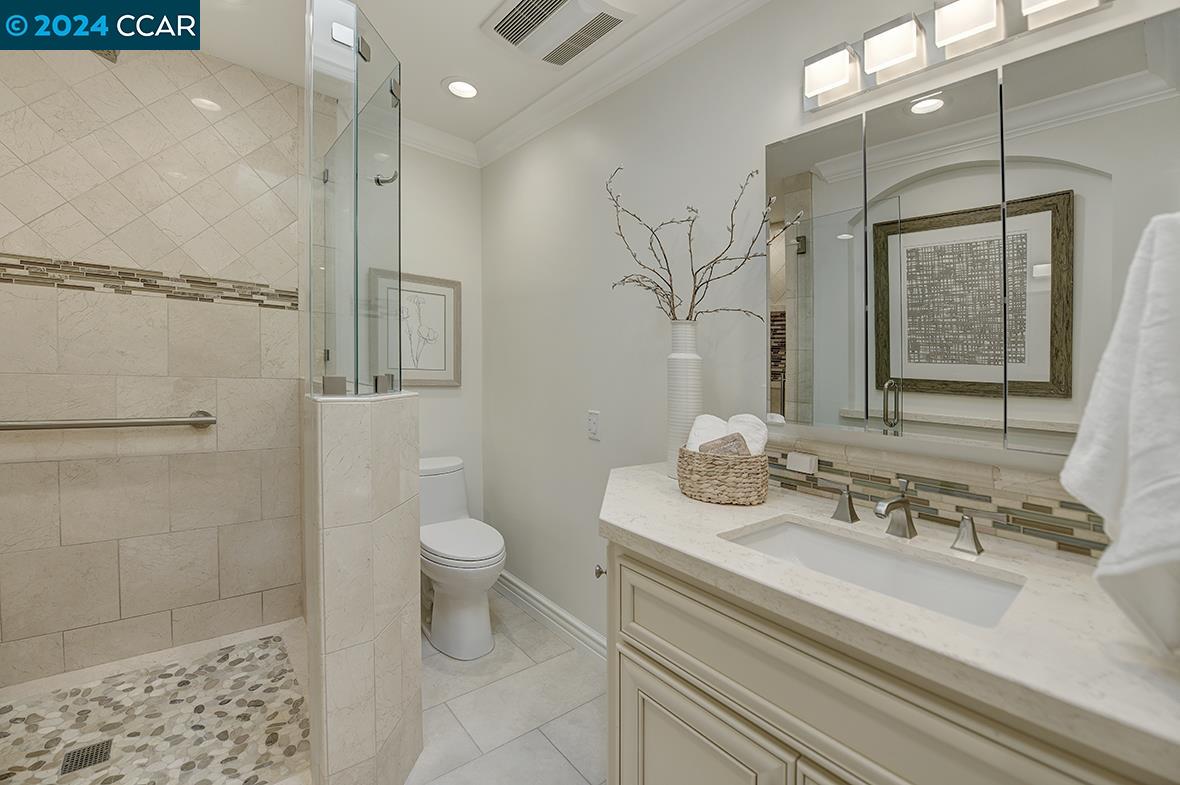 Detail Gallery Image 18 of 53 For 2345 Tice Creek Dr #1,  Walnut Creek,  CA 94595 - 1 Beds | 1 Baths