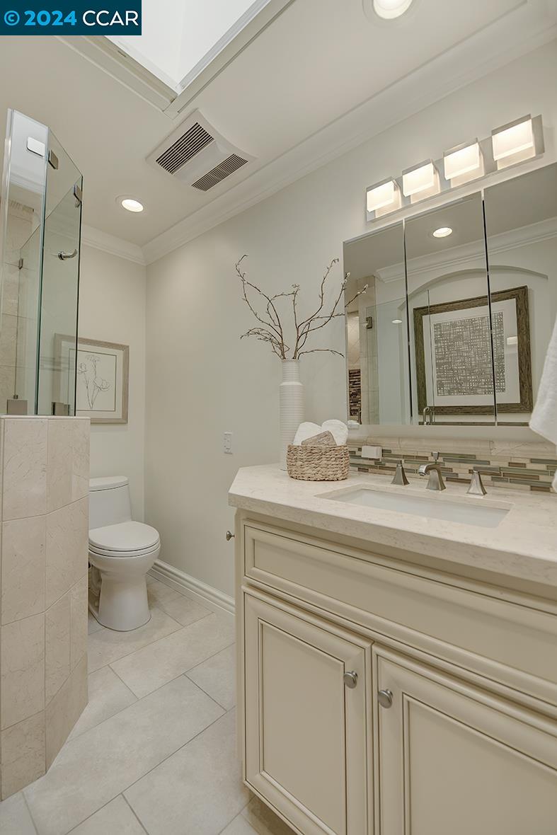 Detail Gallery Image 19 of 53 For 2345 Tice Creek Dr #1,  Walnut Creek,  CA 94595 - 1 Beds | 1 Baths