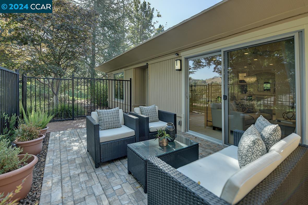 Detail Gallery Image 36 of 53 For 2345 Tice Creek Dr #1,  Walnut Creek,  CA 94595 - 1 Beds | 1 Baths