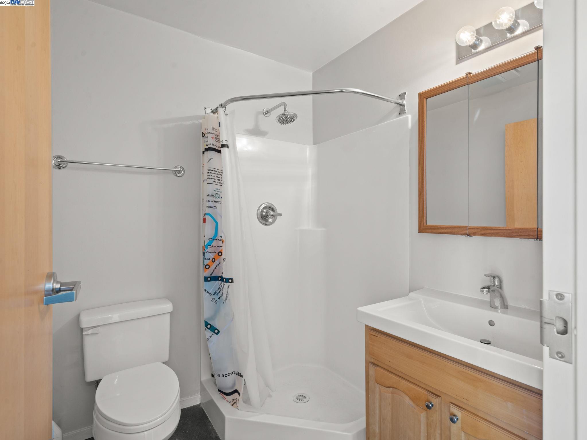 Detail Gallery Image 11 of 25 For 3110 Adeline St #124,  Oakland,  CA 94608 - 2 Beds | 2/1 Baths