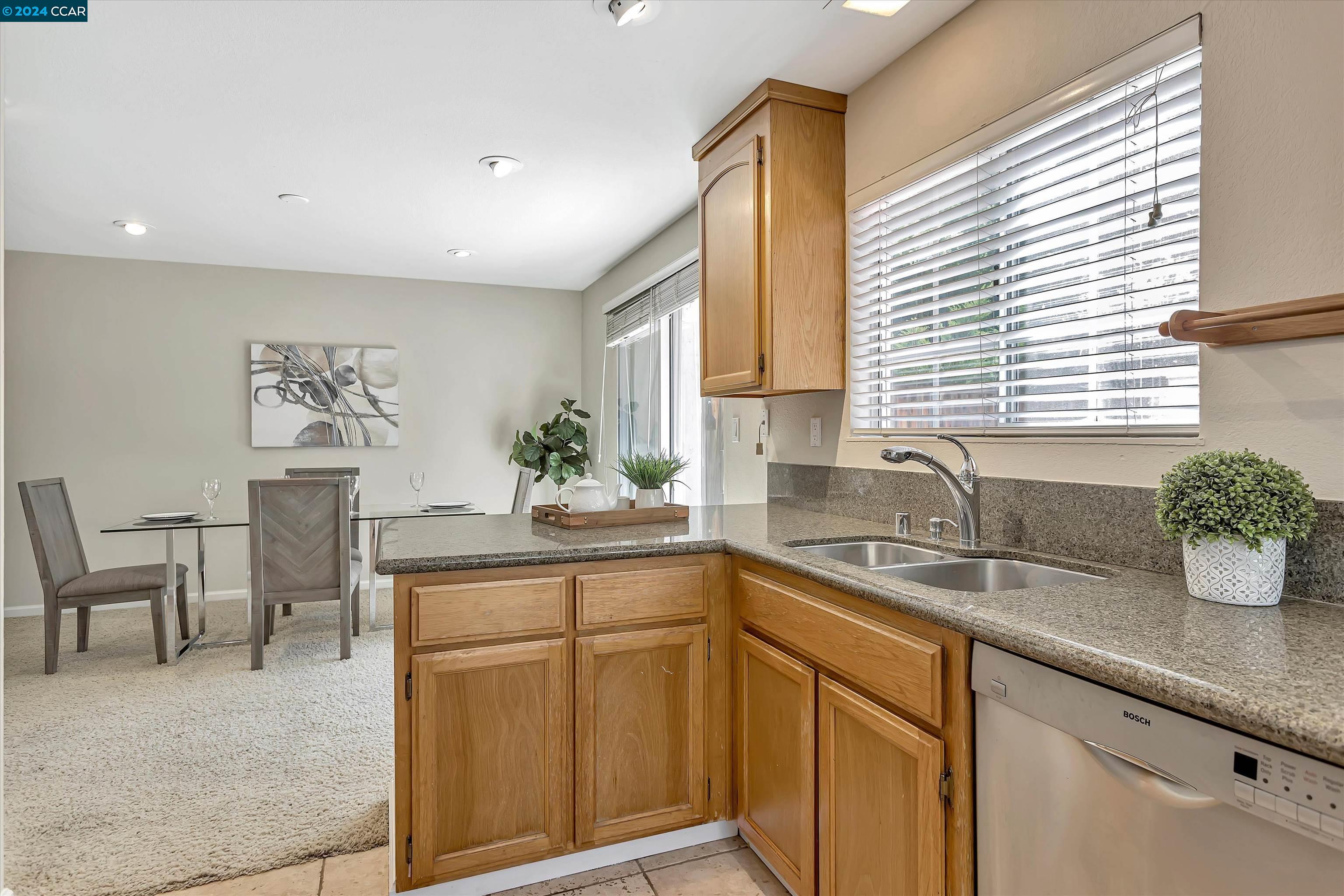 Detail Gallery Image 12 of 34 For 5224 Pebble Glen Dr, Concord,  CA 94521 - 3 Beds | 2/1 Baths