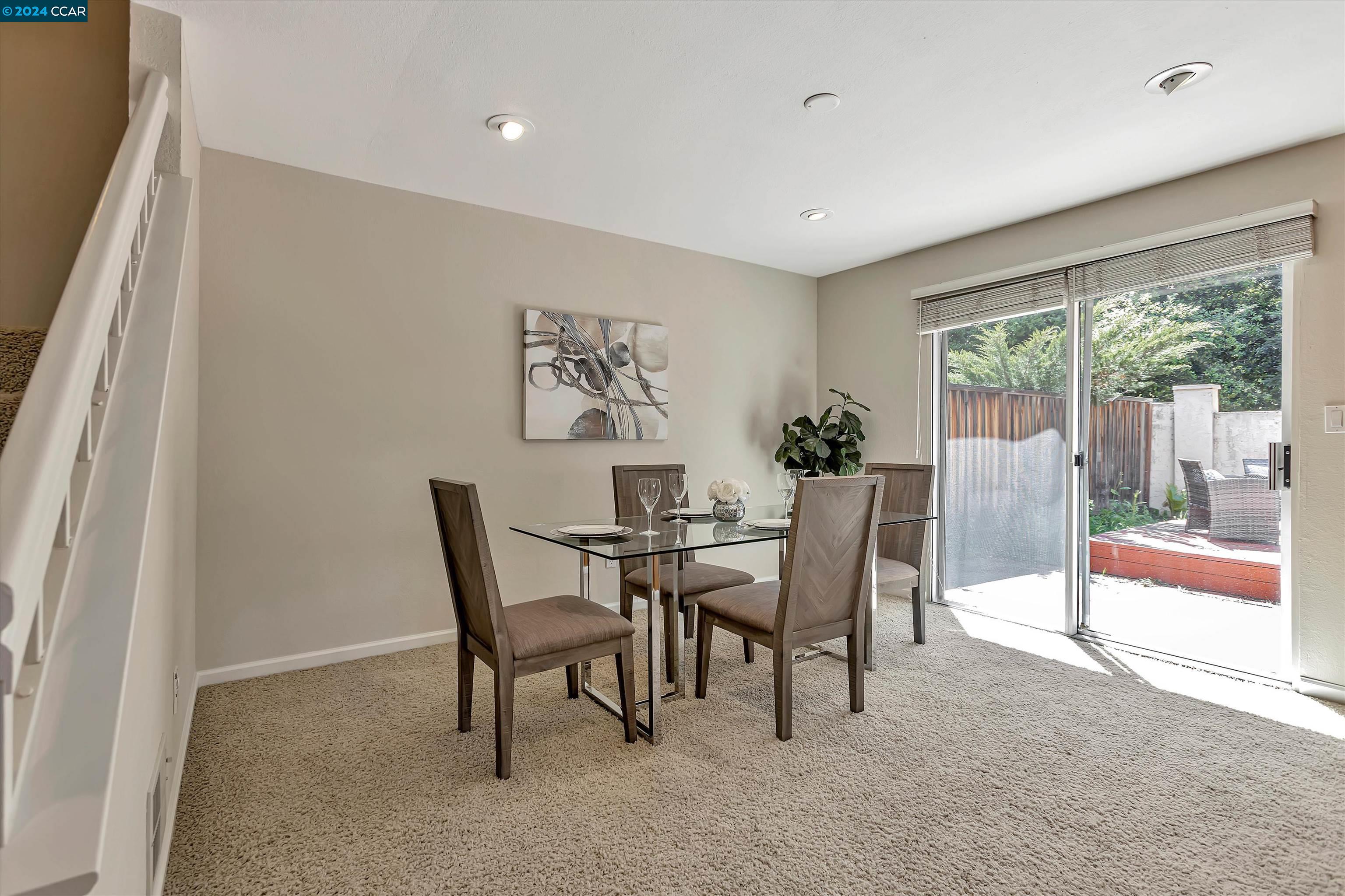 Detail Gallery Image 14 of 34 For 5224 Pebble Glen Dr, Concord,  CA 94521 - 3 Beds | 2/1 Baths