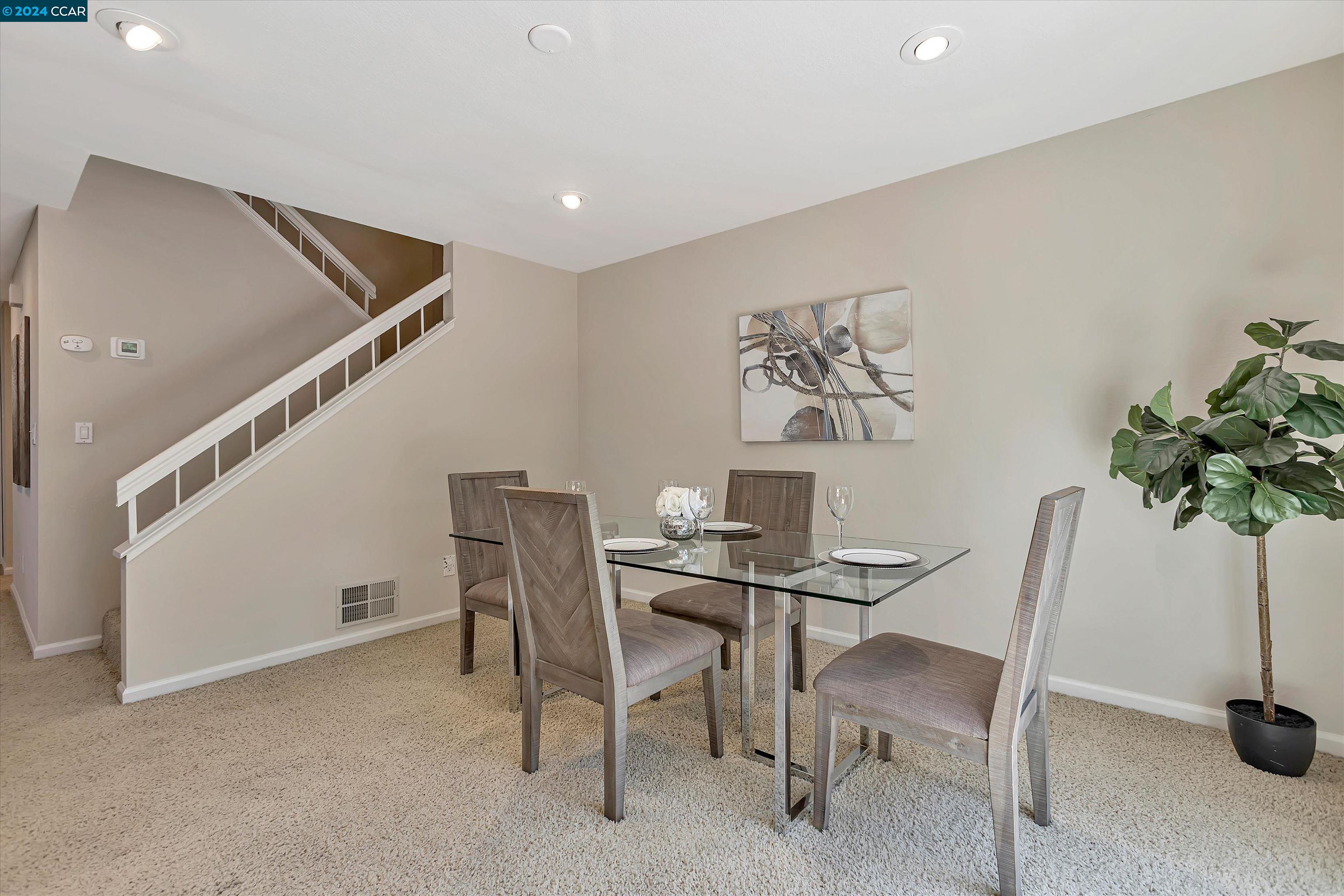 Detail Gallery Image 15 of 34 For 5224 Pebble Glen Dr, Concord,  CA 94521 - 3 Beds | 2/1 Baths