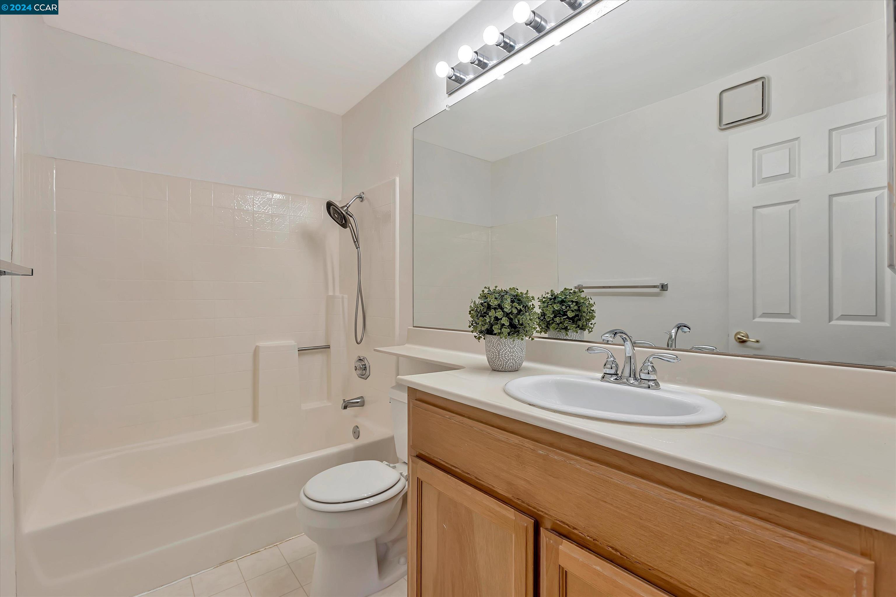 Detail Gallery Image 25 of 34 For 5224 Pebble Glen Dr, Concord,  CA 94521 - 3 Beds | 2/1 Baths