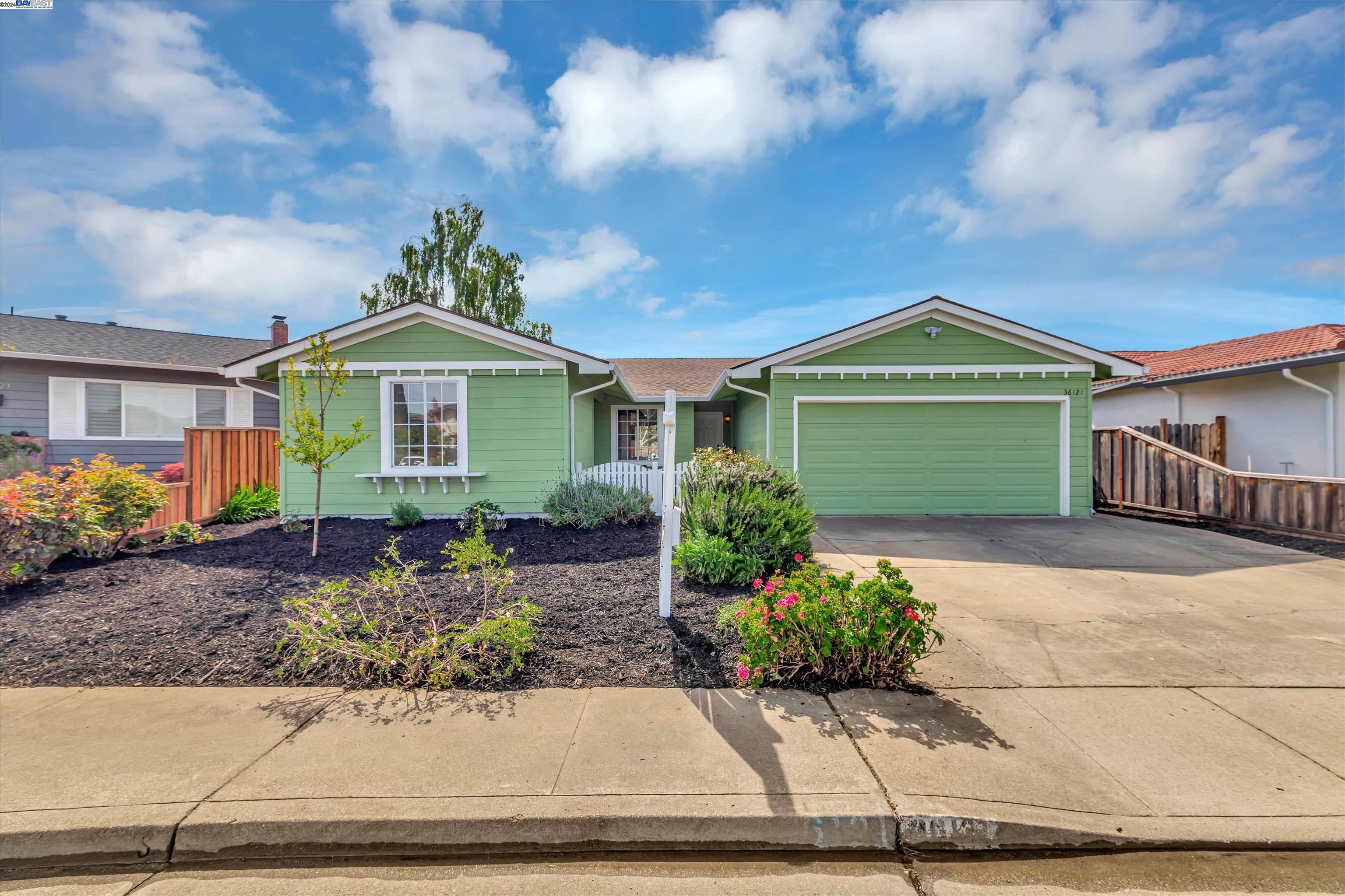 Detail Gallery Image 5 of 39 For 36121 Fanshawe Ct, Fremont,  CA 94536 - 4 Beds | 2 Baths