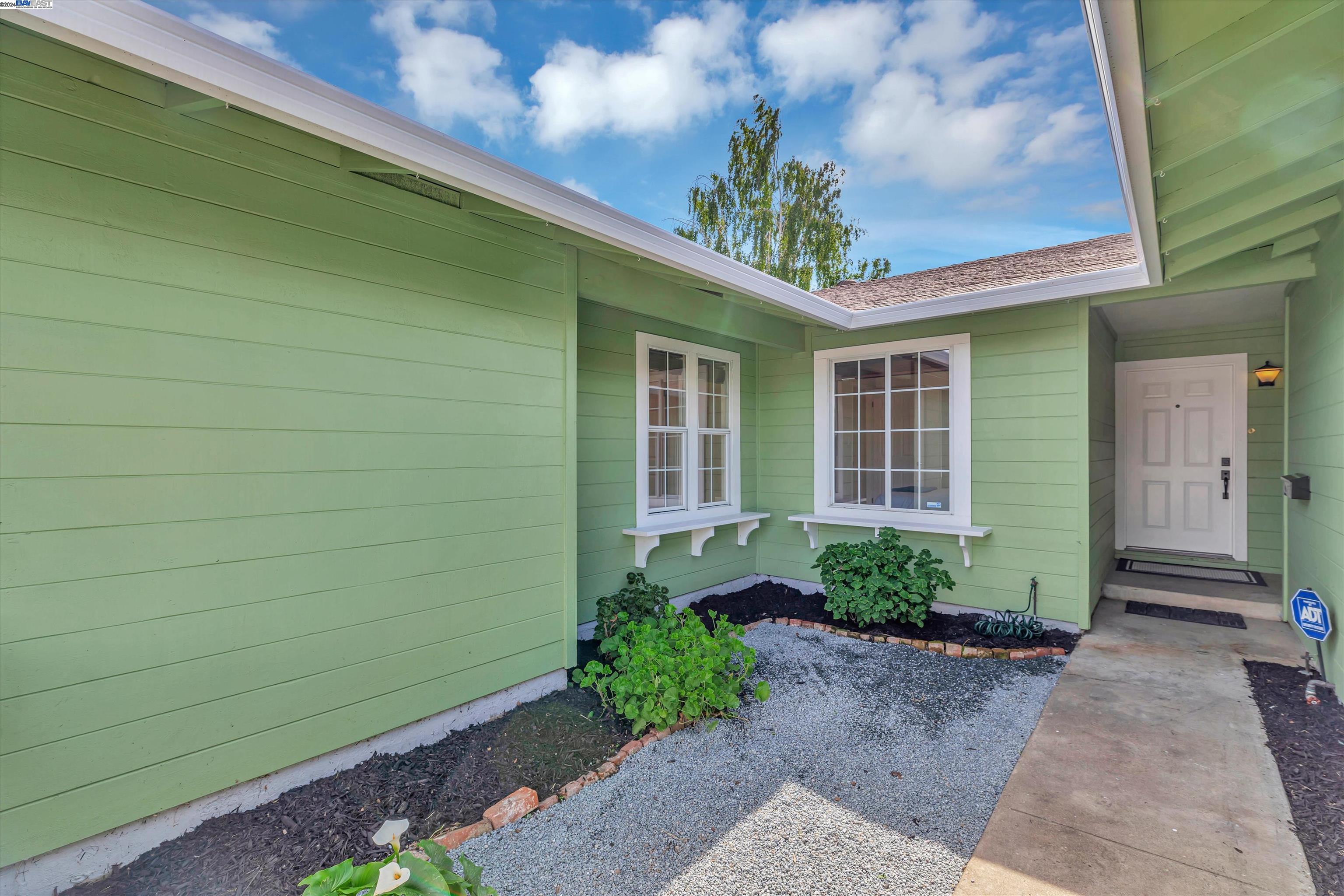 Detail Gallery Image 6 of 39 For 36121 Fanshawe Ct, Fremont,  CA 94536 - 4 Beds | 2 Baths