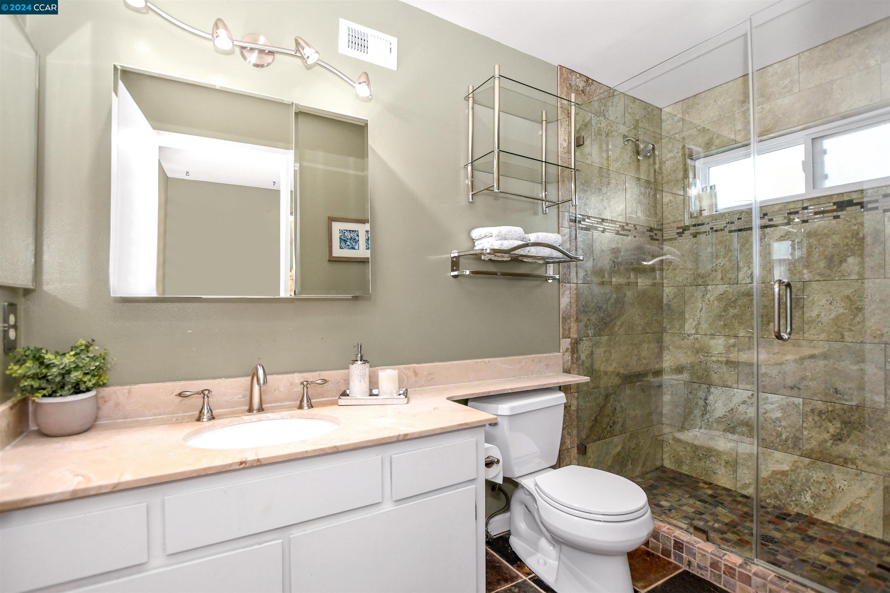 Detail Gallery Image 20 of 39 For 4485 Snowberry Ct, Concord,  CA 94521 - 4 Beds | 2/1 Baths