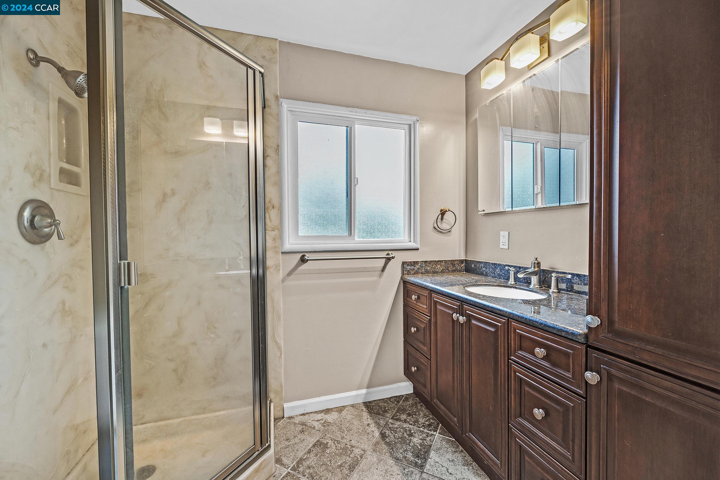 Detail Gallery Image 22 of 33 For 2309 Julia Ct, Pinole,  CA 94564 - 3 Beds | 2 Baths