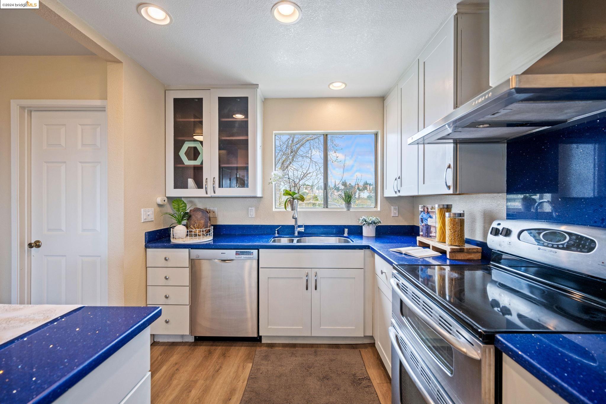 Detail Gallery Image 24 of 47 For 20917 Locust St #B,  Hayward,  CA 94541 - 2 Beds | 1/1 Baths
