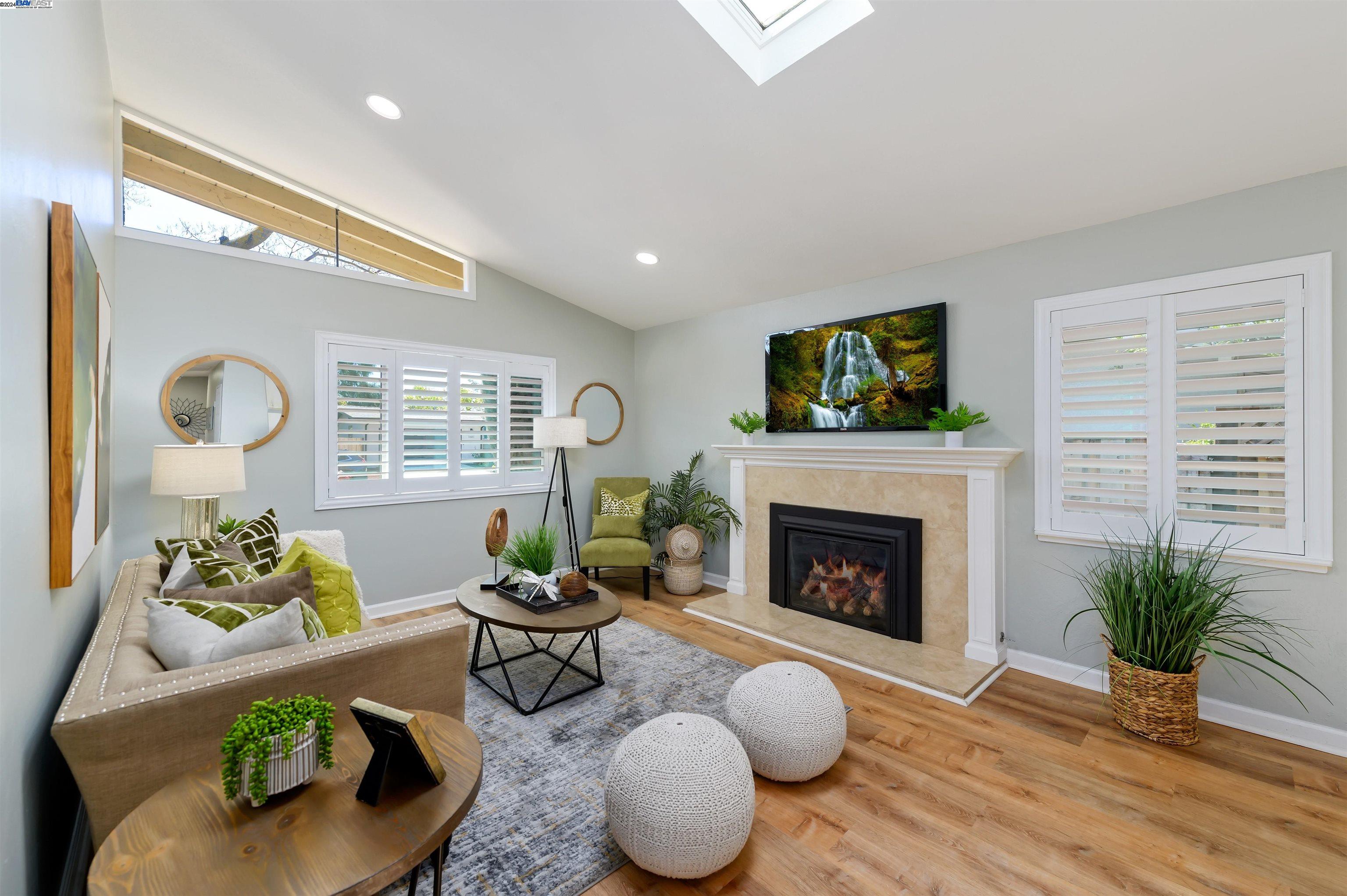 Detail Gallery Image 4 of 25 For 1726 Spruce St, Livermore,  CA 94551 - 3 Beds | 2 Baths