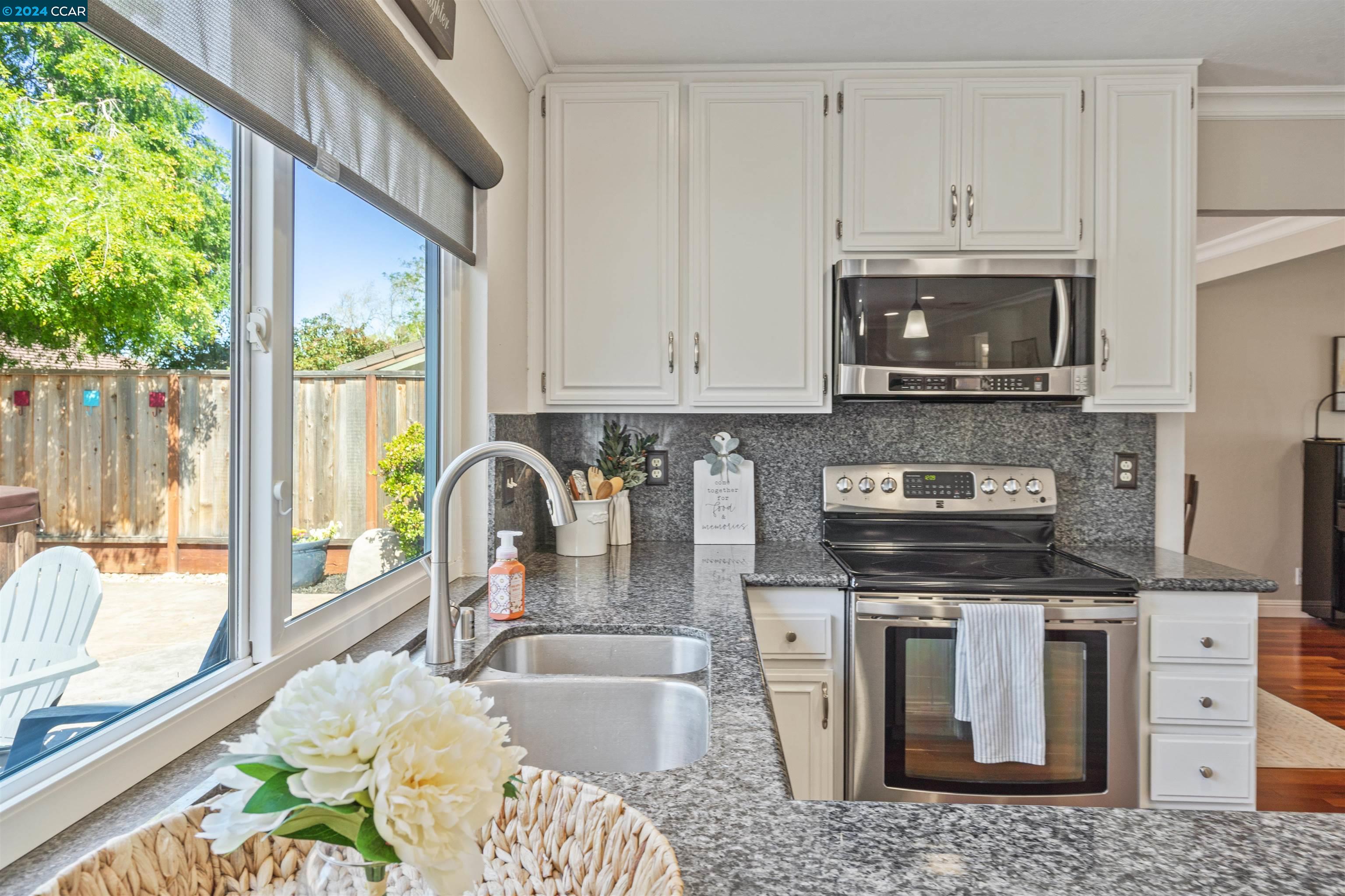 Detail Gallery Image 15 of 60 For 4486 Adelia Ct, Concord,  CA 94521 - 4 Beds | 2/1 Baths