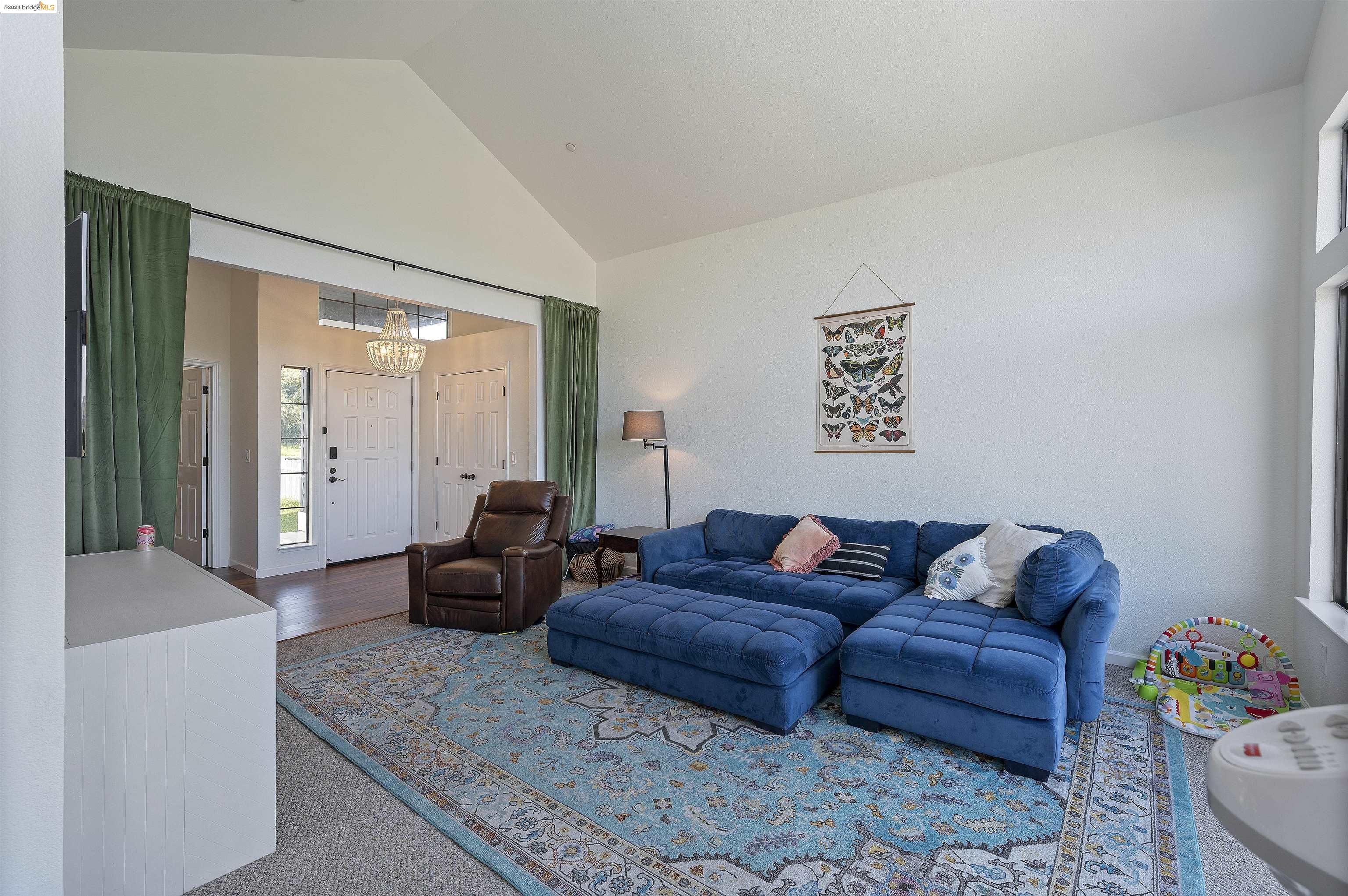 Detail Gallery Image 12 of 54 For 130 Live Oak, Vallejo,  CA 94591 - 4 Beds | 2/1 Baths