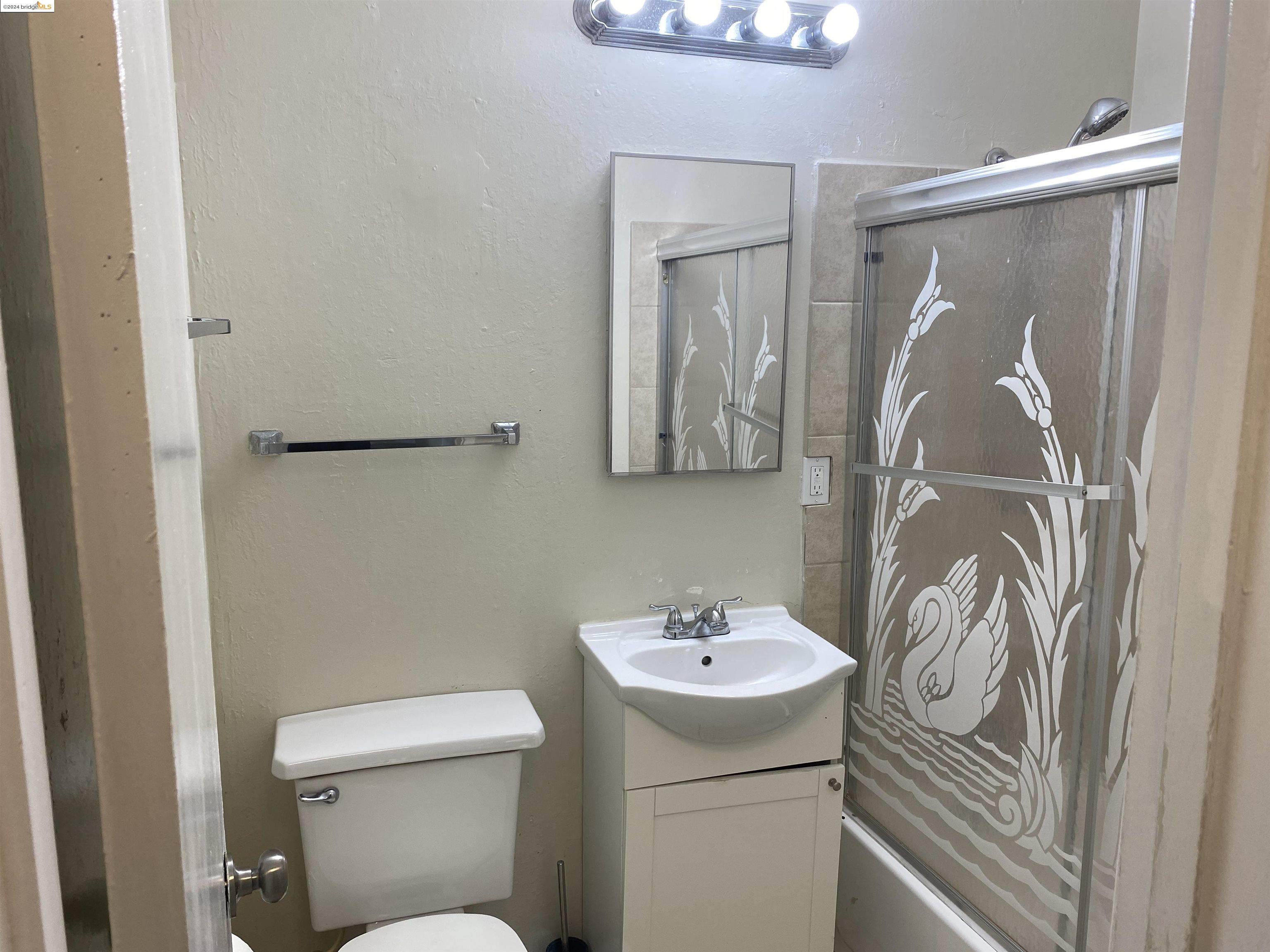Detail Gallery Image 7 of 8 For 4462 Clayton Rd #C,  Concord,  CA 94519-9999 - 2 Beds | 1 Baths