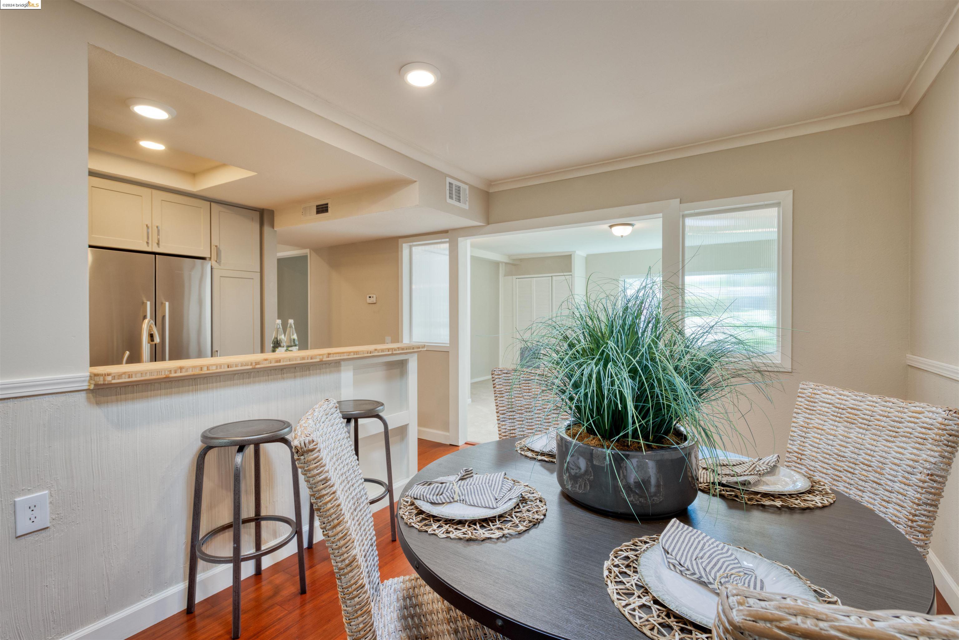 Detail Gallery Image 10 of 24 For 1152 Fairlawn Ct #4,  Walnut Creek,  CA 94595 - 2 Beds | 1 Baths