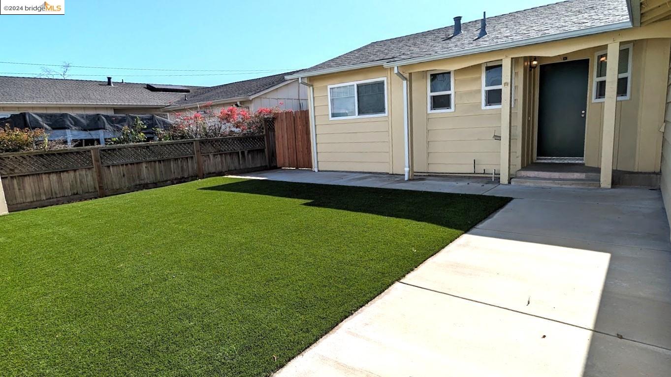 Detail Gallery Image 2 of 12 For 13937 Samoa Rd, San Leandro,  CA 94577 - 3 Beds | 2 Baths