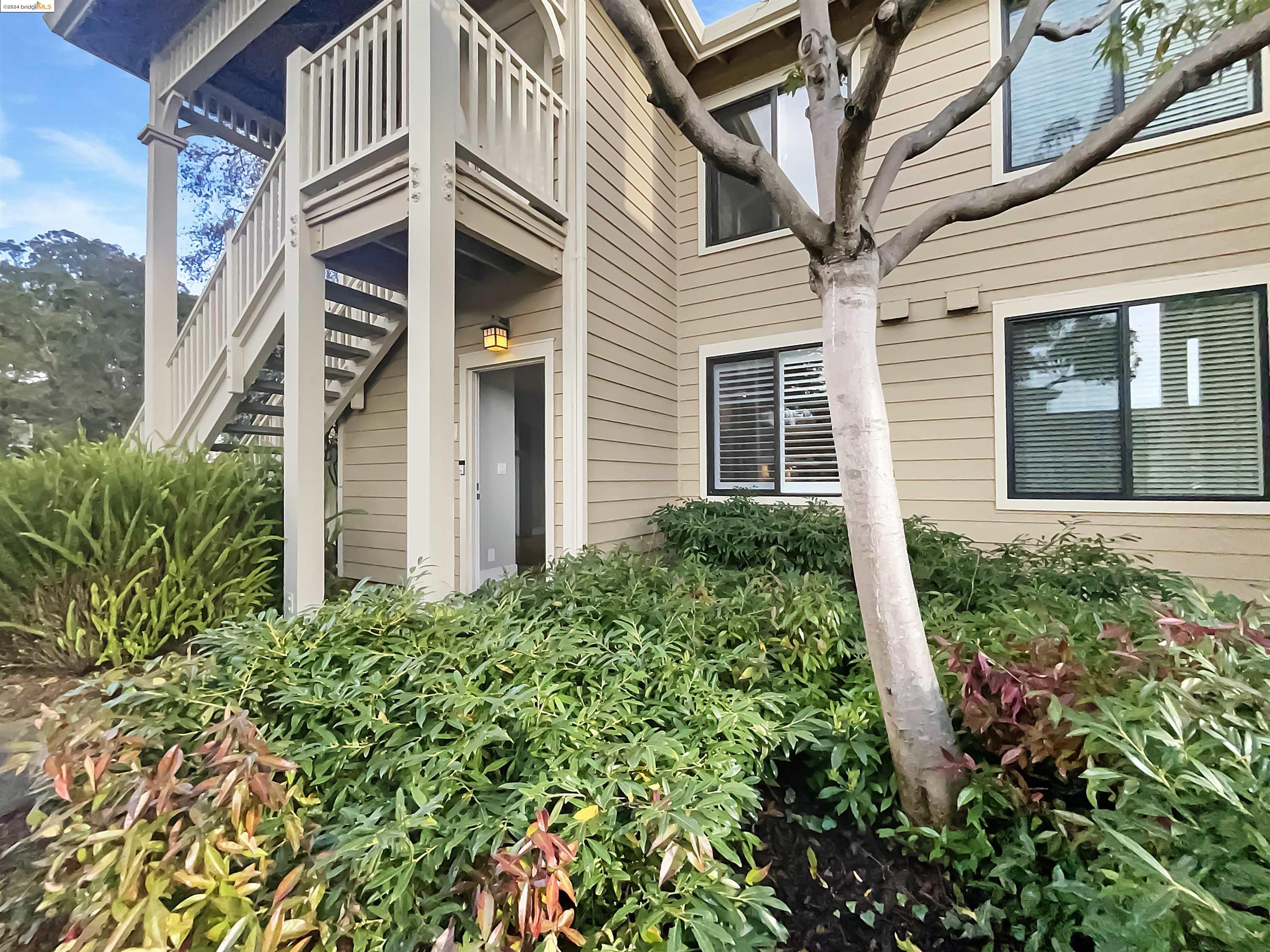 Detail Gallery Image 6 of 50 For 33 Shoreline Ct, Richmond,  CA 94804 - 2 Beds | 1 Baths