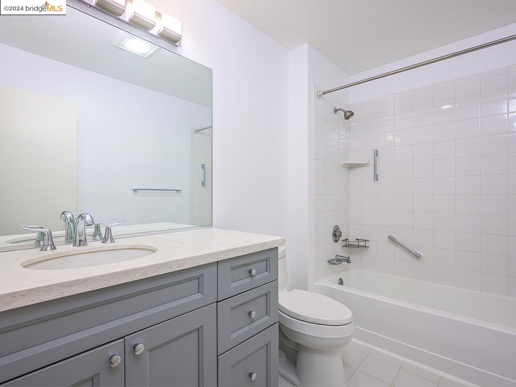 Detail Gallery Image 10 of 26 For 111 Marina Lakes Dr, Richmond,  CA 94804 - 2 Beds | 1 Baths
