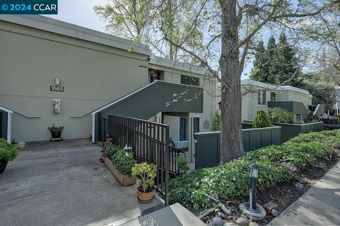 Detail Gallery Image 38 of 53 For 1565 Rockledge Ln #4,  Walnut Creek,  CA 94595 - 2 Beds | 1 Baths