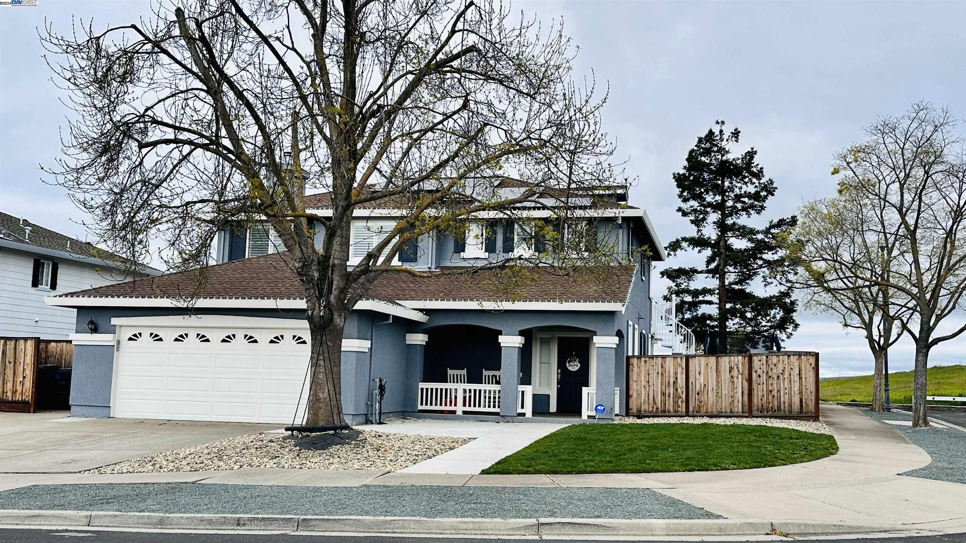 Detail Gallery Image 1 of 1 For 1678 Blackoak Ct, Livermore,  CA 94551 - 5 Beds | 3 Baths