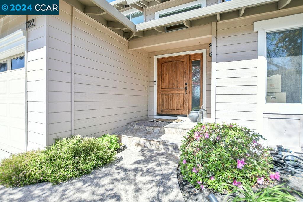 Detail Gallery Image 8 of 47 For 1322 Deneb Court, Walnut Creek,  CA 94597 - 4 Beds | 2/1 Baths