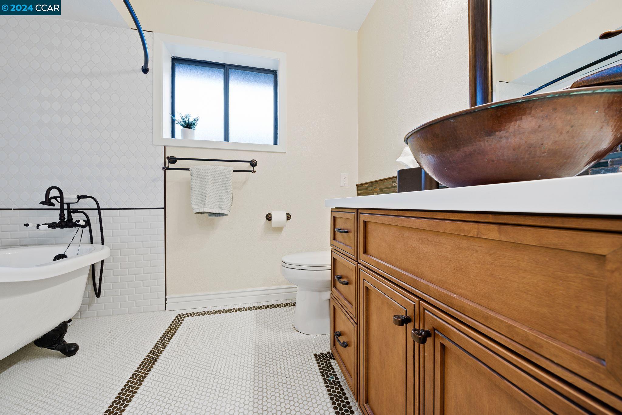 Detail Gallery Image 20 of 25 For 2243 Reef Ct, Discovery Bay,  CA 94505 - 3 Beds | 2/1 Baths