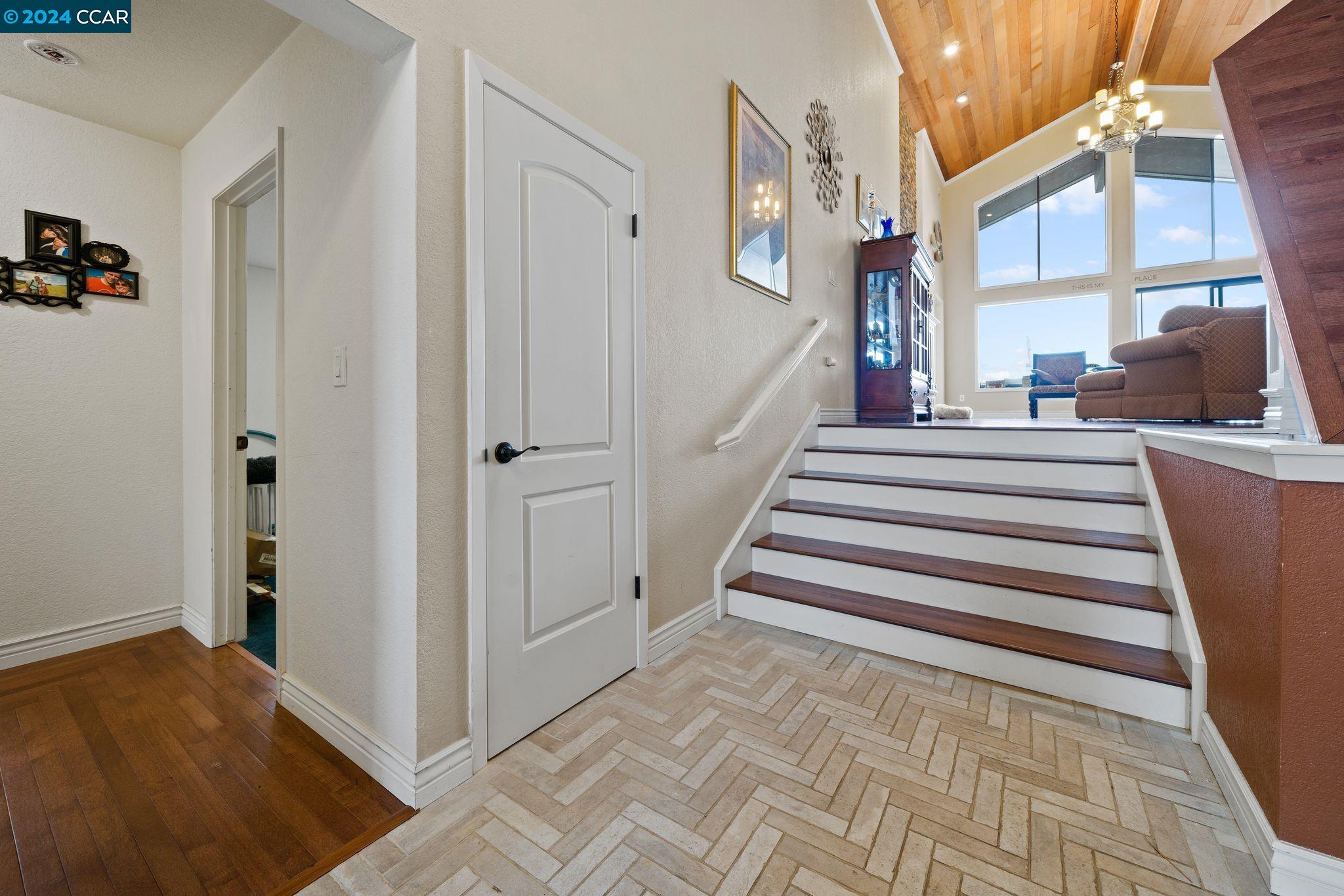 Detail Gallery Image 3 of 25 For 2243 Reef Ct, Discovery Bay,  CA 94505 - 3 Beds | 2/1 Baths