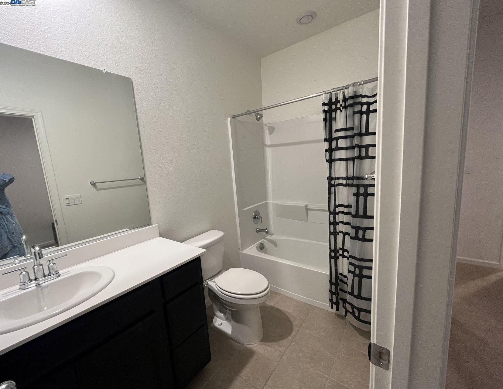 Detail Gallery Image 22 of 35 For 25405 Parklane Dr, Hayward,  CA 94544 - 2 Beds | 2/1 Baths