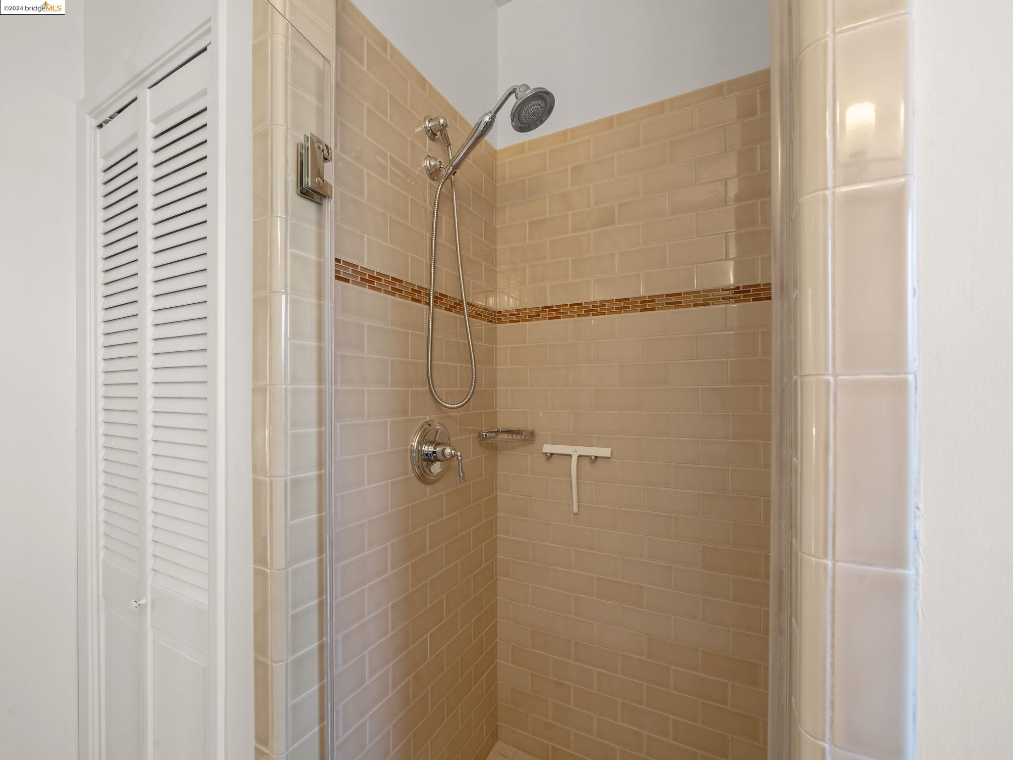 Detail Gallery Image 21 of 56 For 4317 Townsend Ave, Oakland,  CA 94602 - 5 Beds | 2 Baths