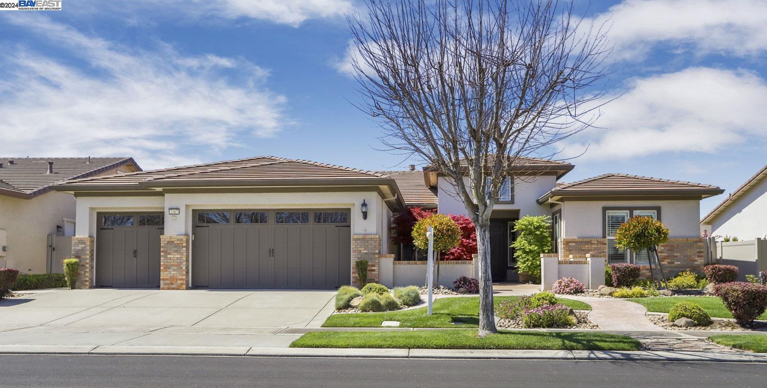Detail Gallery Image 2 of 52 For 2463 Belle Glade Ln, Manteca,  CA 95336 - 2 Beds | 2/1 Baths