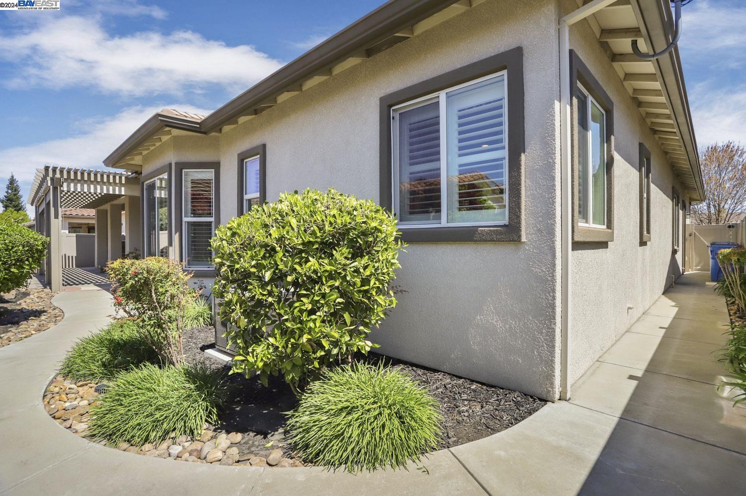 Detail Gallery Image 8 of 52 For 2463 Belle Glade Ln, Manteca,  CA 95336 - 2 Beds | 2/1 Baths