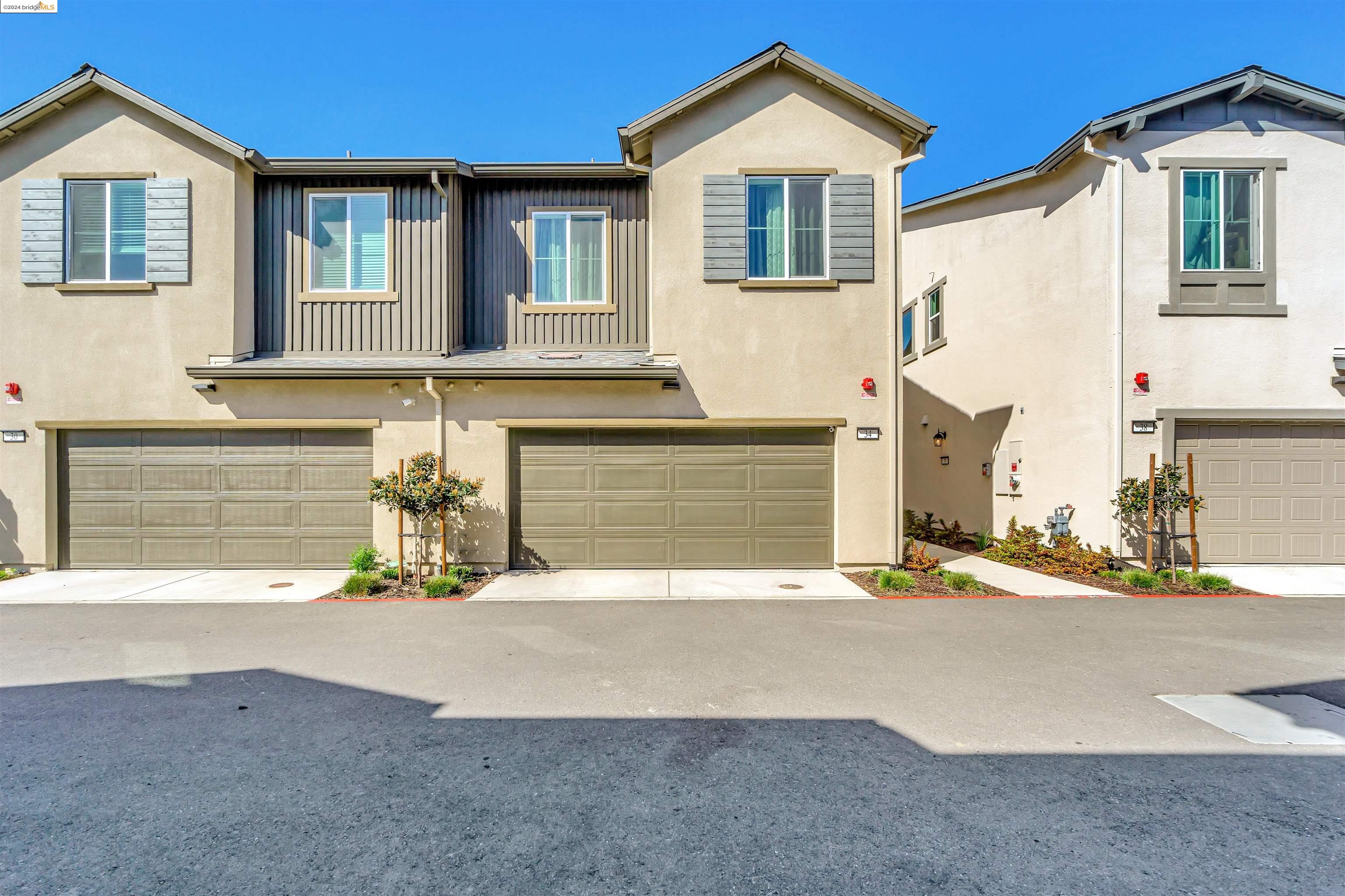 Detail Gallery Image 1 of 51 For 34 Fern Ln, Pittsburg,  CA 94565 - 3 Beds | 2/1 Baths