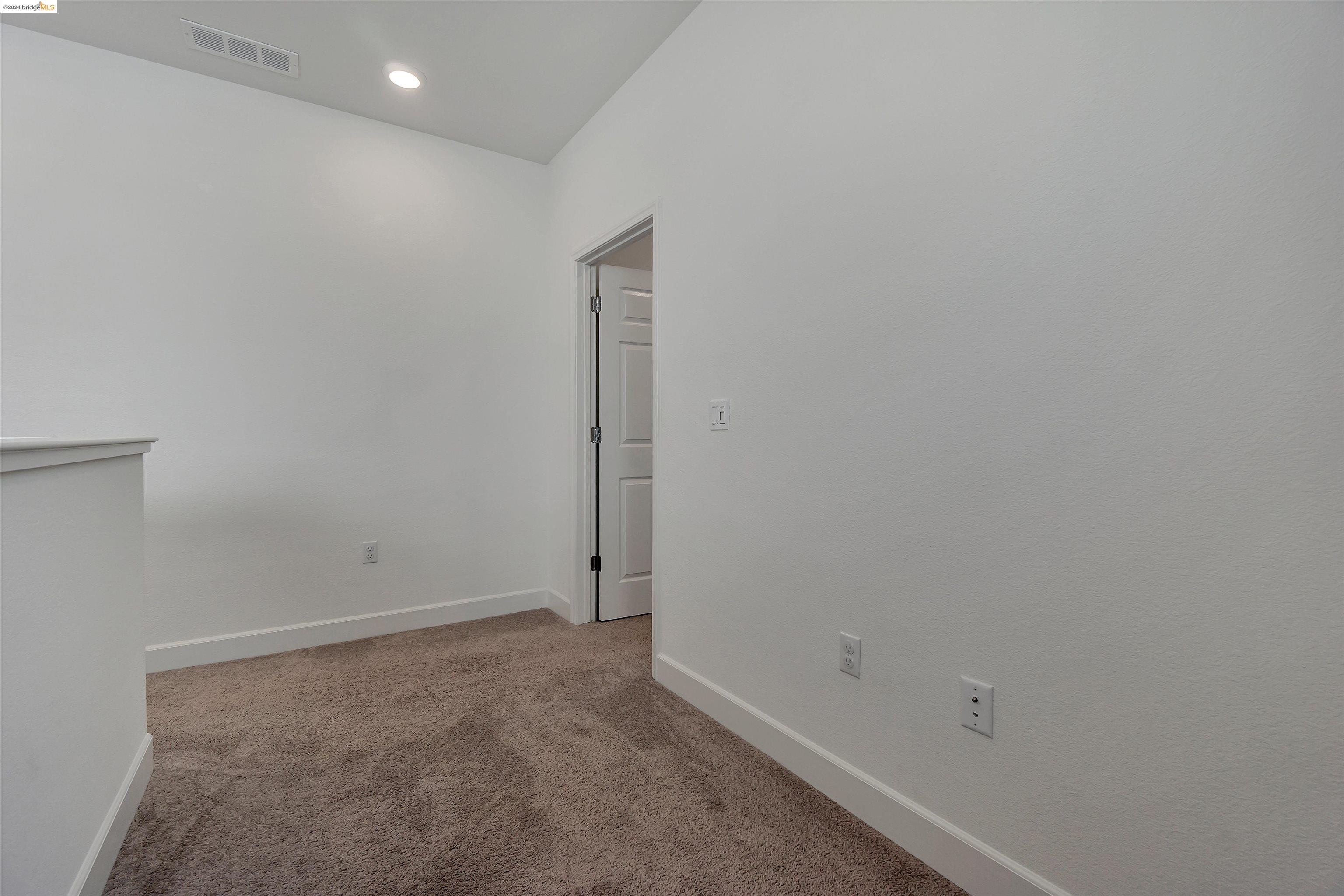 Detail Gallery Image 21 of 51 For 34 Fern Ln, Pittsburg,  CA 94565 - 3 Beds | 2/1 Baths