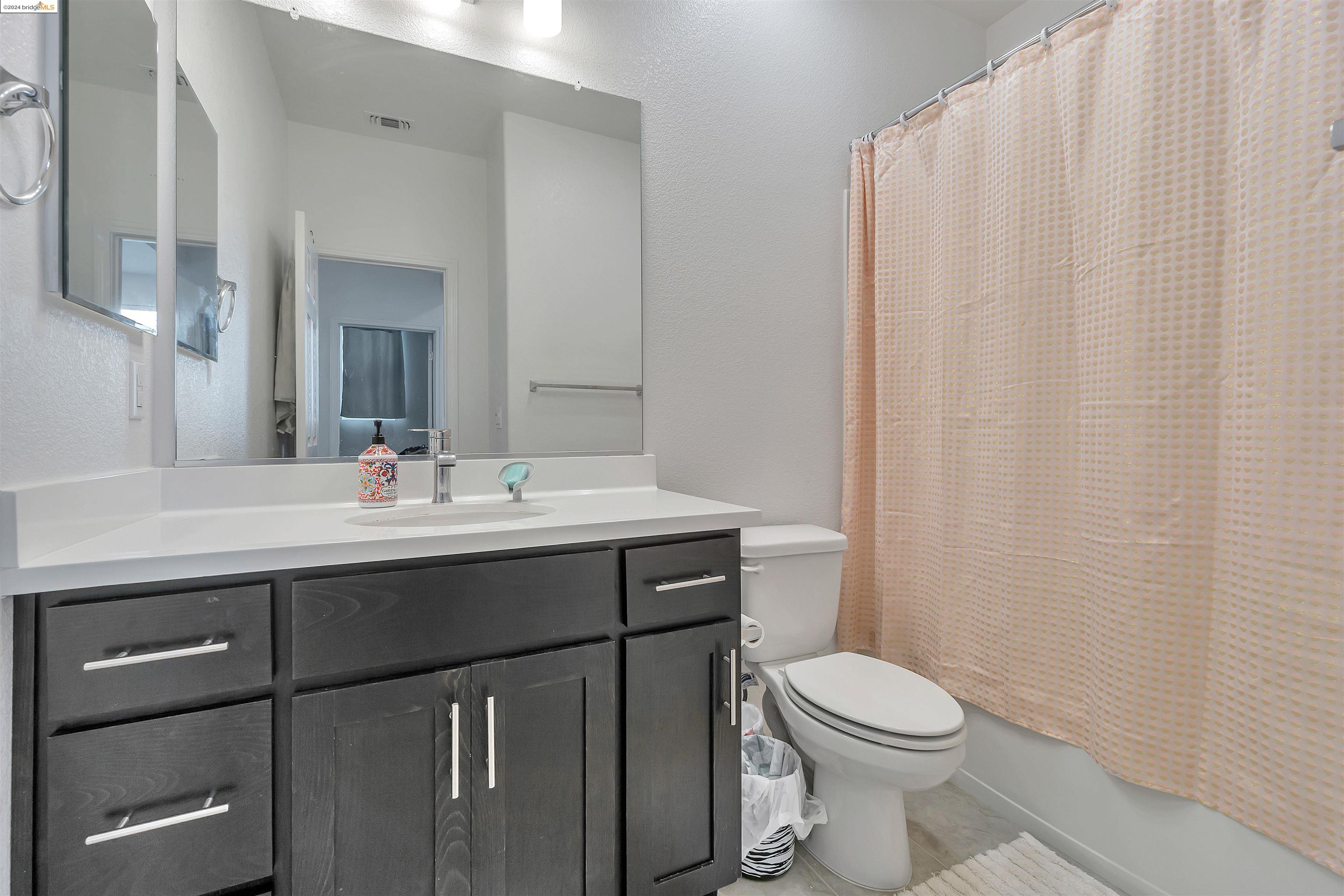 Detail Gallery Image 39 of 51 For 34 Fern Ln, Pittsburg,  CA 94565 - 3 Beds | 2/1 Baths