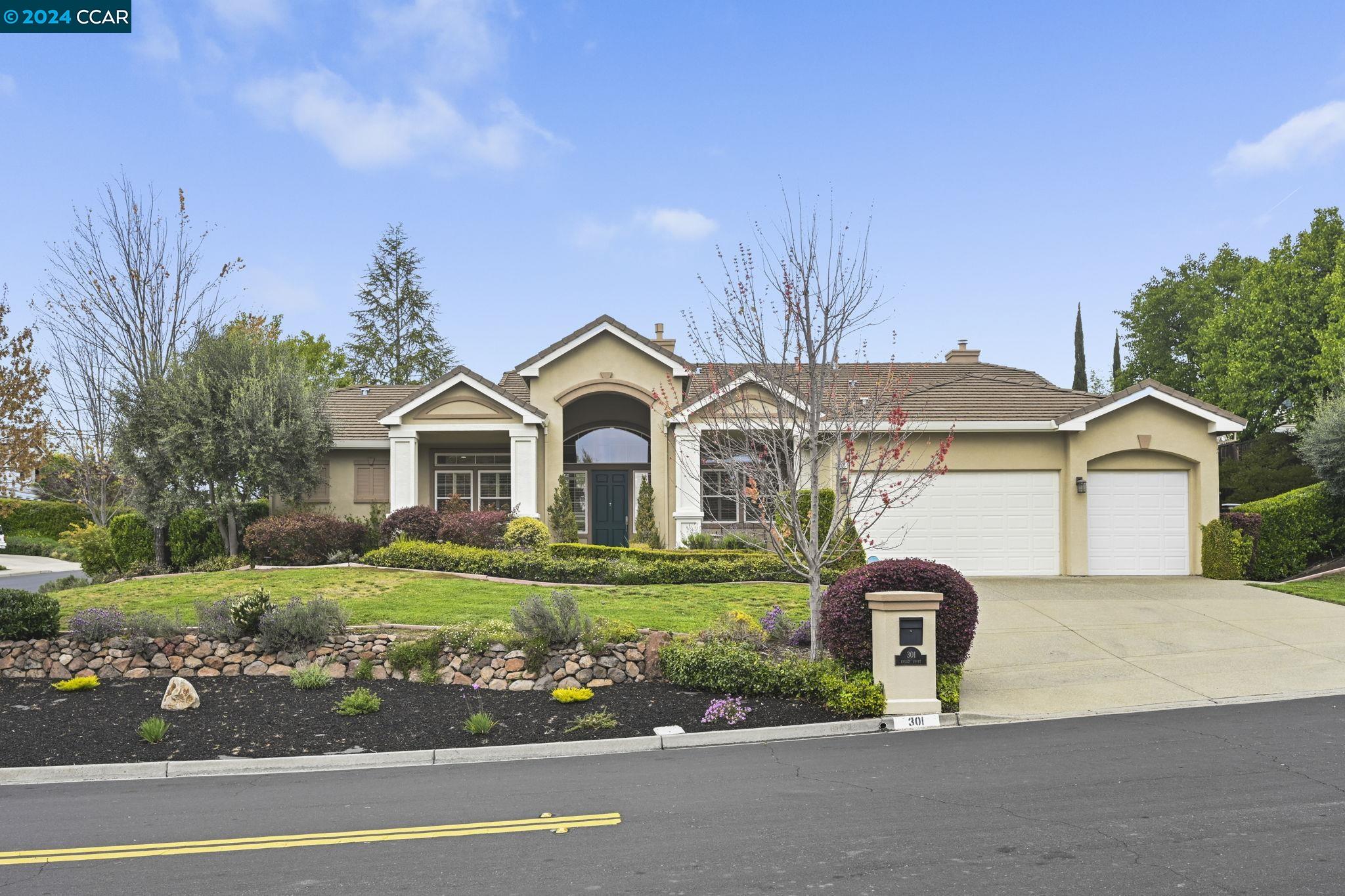 Detail Gallery Image 1 of 30 For 301 Ensley Court, Alamo,  CA 94507-1492 - 5 Beds | 3/1 Baths