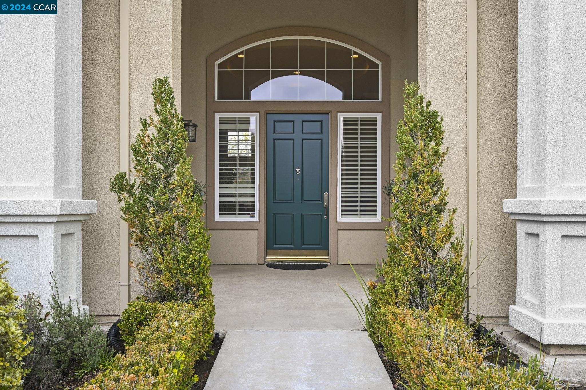 Detail Gallery Image 2 of 30 For 301 Ensley Court, Alamo,  CA 94507-1492 - 5 Beds | 3/1 Baths