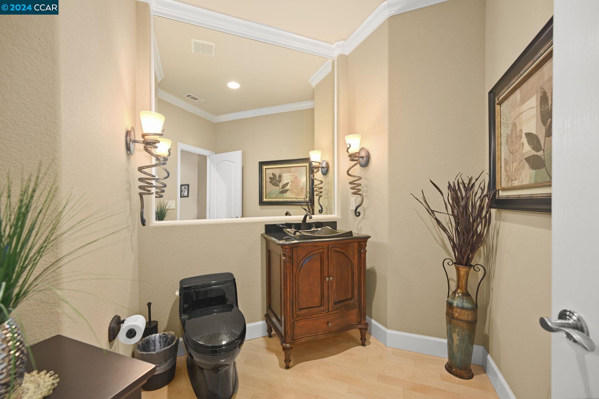 Detail Gallery Image 17 of 30 For 301 Ensley Court, Alamo,  CA 94507-1492 - 5 Beds | 3/1 Baths