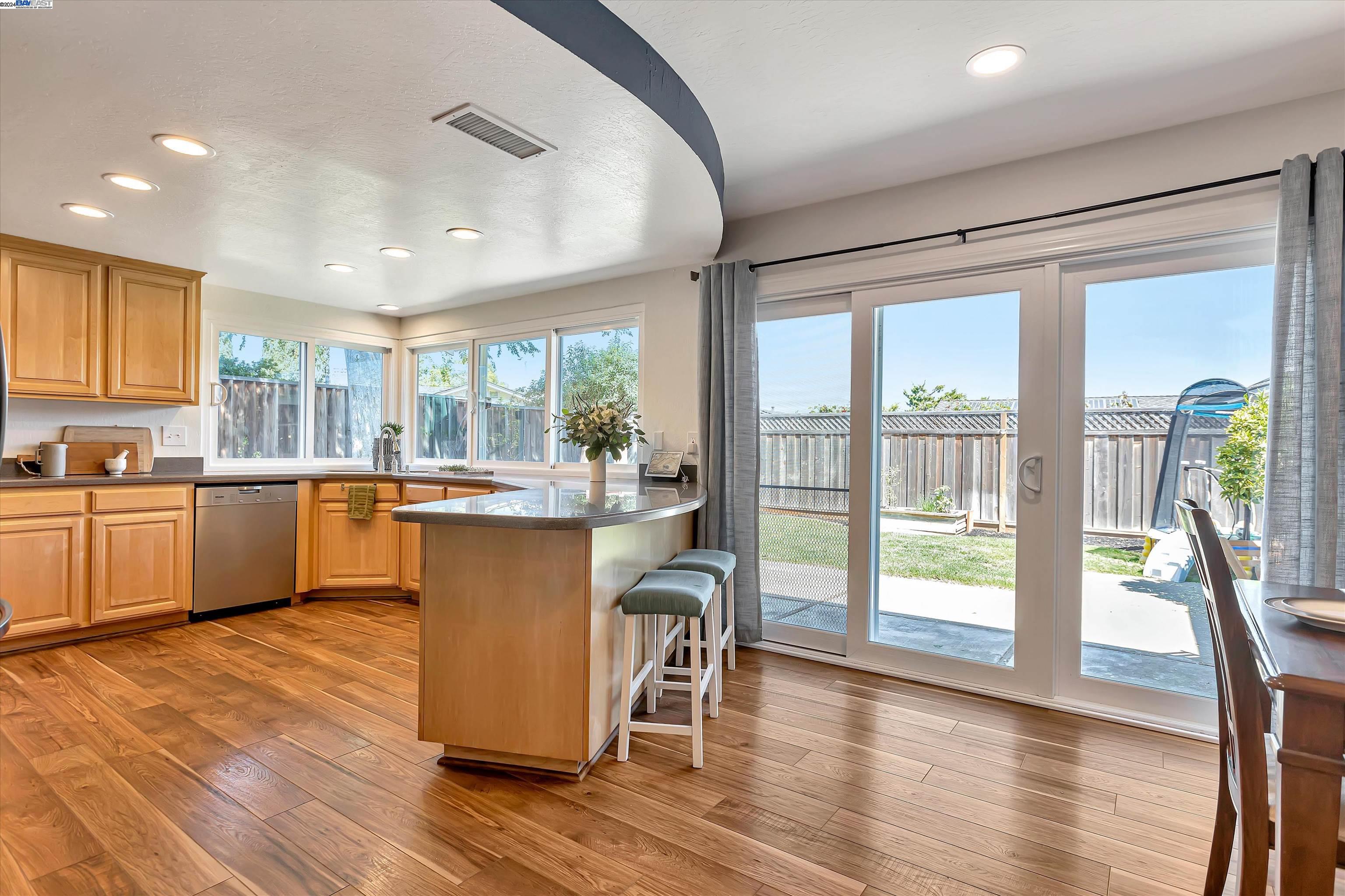 Detail Gallery Image 14 of 43 For 1171 Innsbruck St, Livermore,  CA 94550 - 4 Beds | 2 Baths
