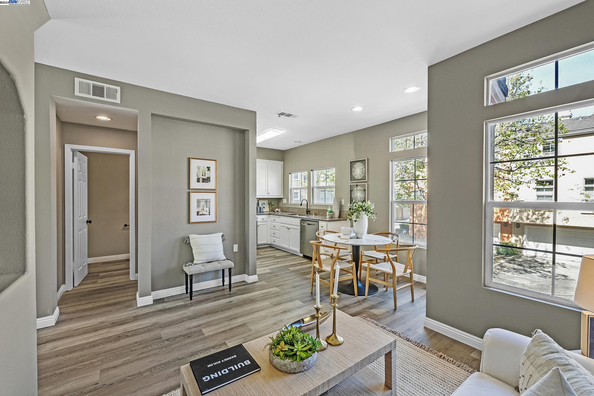 Detail Gallery Image 15 of 37 For 3592 Fitzsimmons Cmn, Fremont,  CA 94538 - 3 Beds | 2/1 Baths