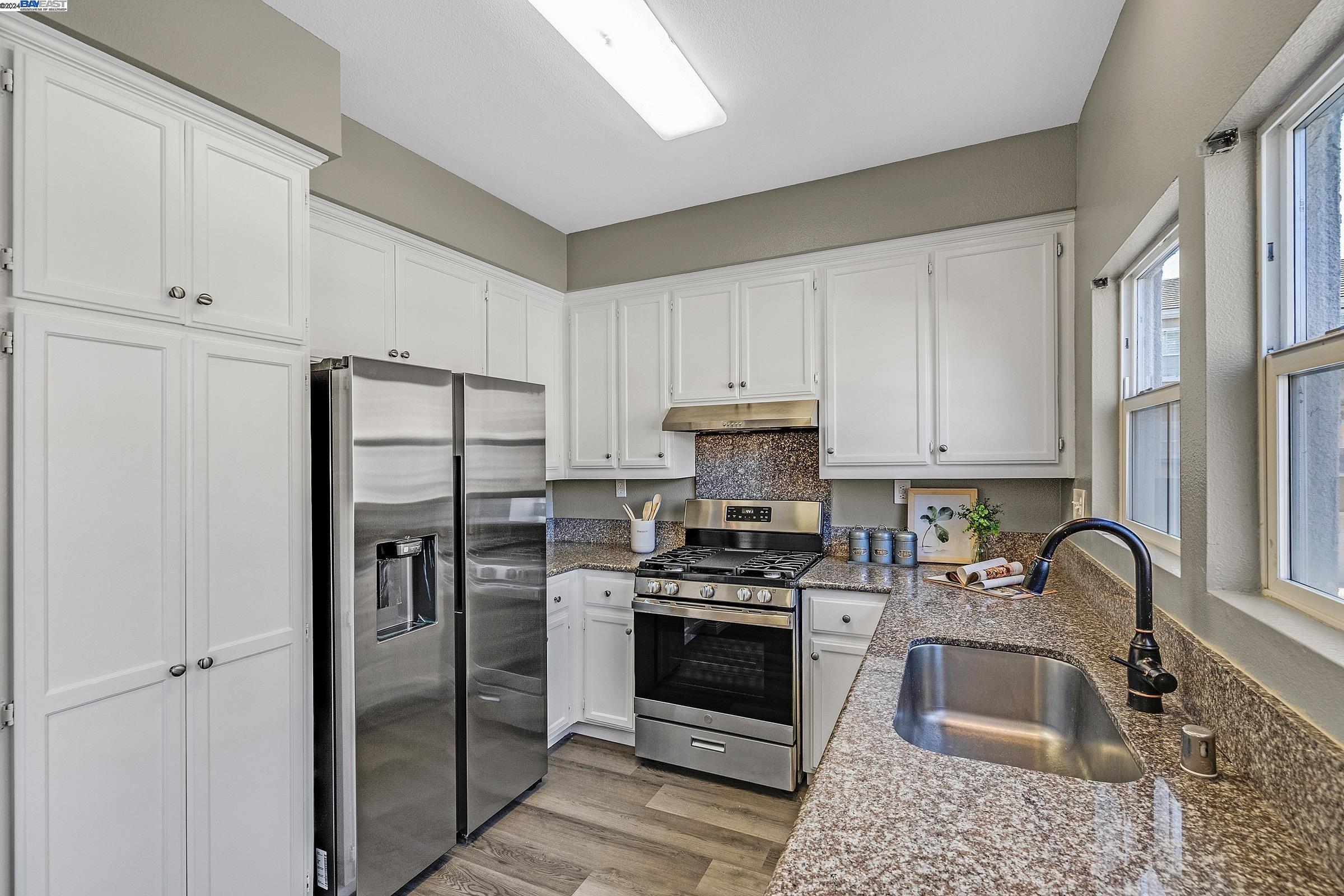 Detail Gallery Image 19 of 37 For 3592 Fitzsimmons Cmn, Fremont,  CA 94538 - 3 Beds | 2/1 Baths