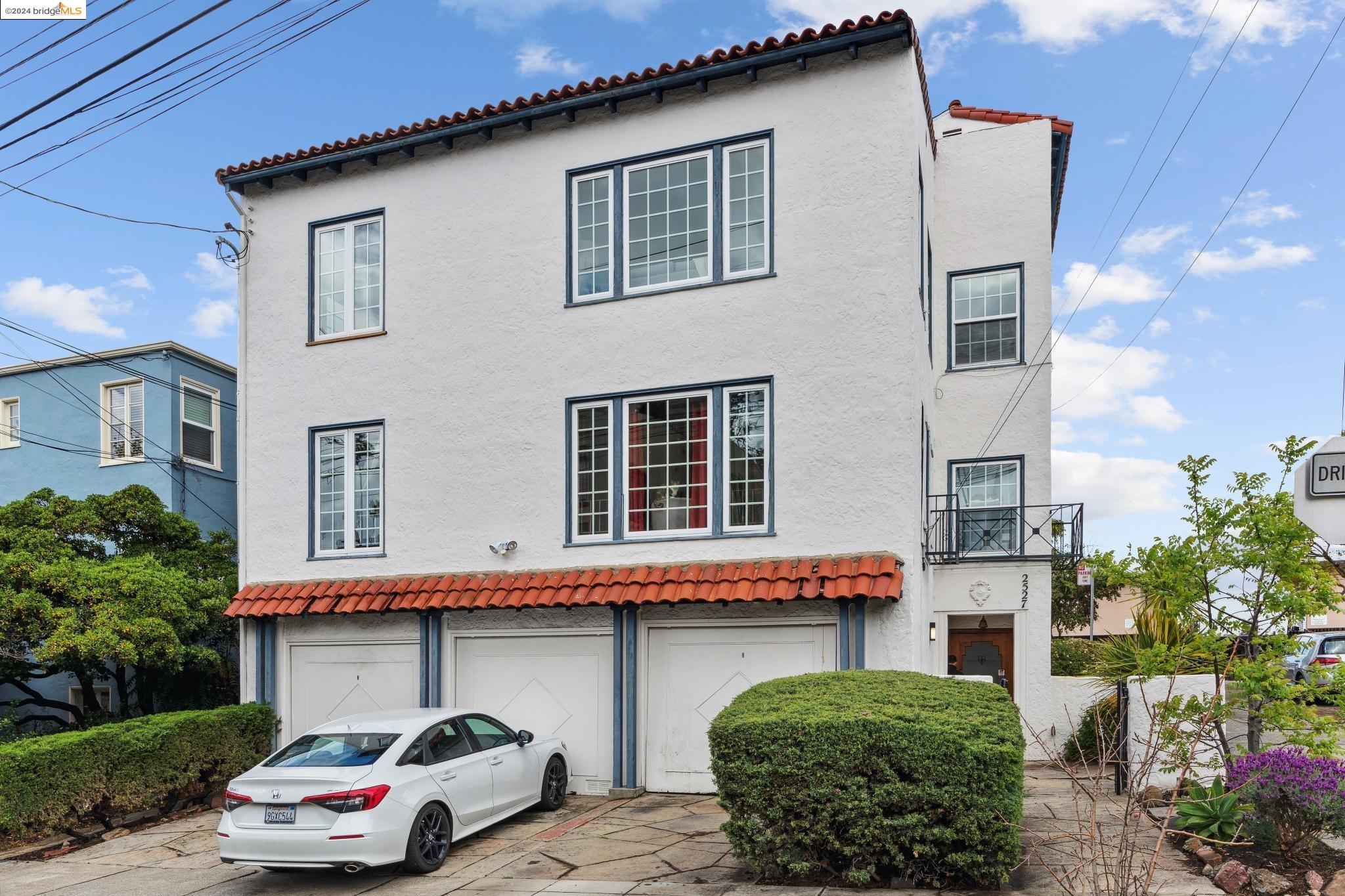 Detail Gallery Image 1 of 1 For 2527 8th Ave., Oakland,  CA 94606 - – Beds | – Baths
