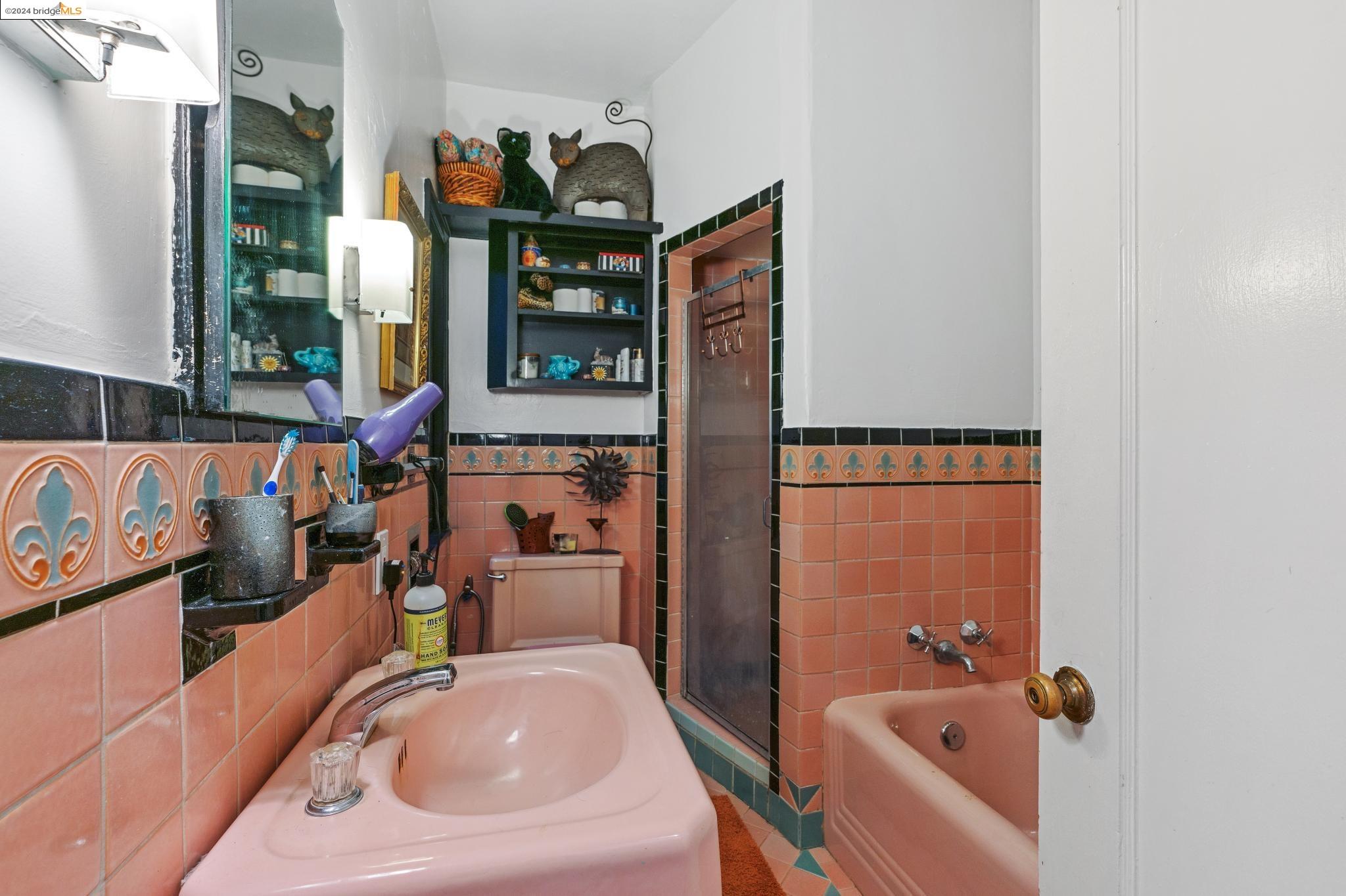 Detail Gallery Image 20 of 29 For 2527 8th Ave., Oakland,  CA 94606 - – Beds | – Baths