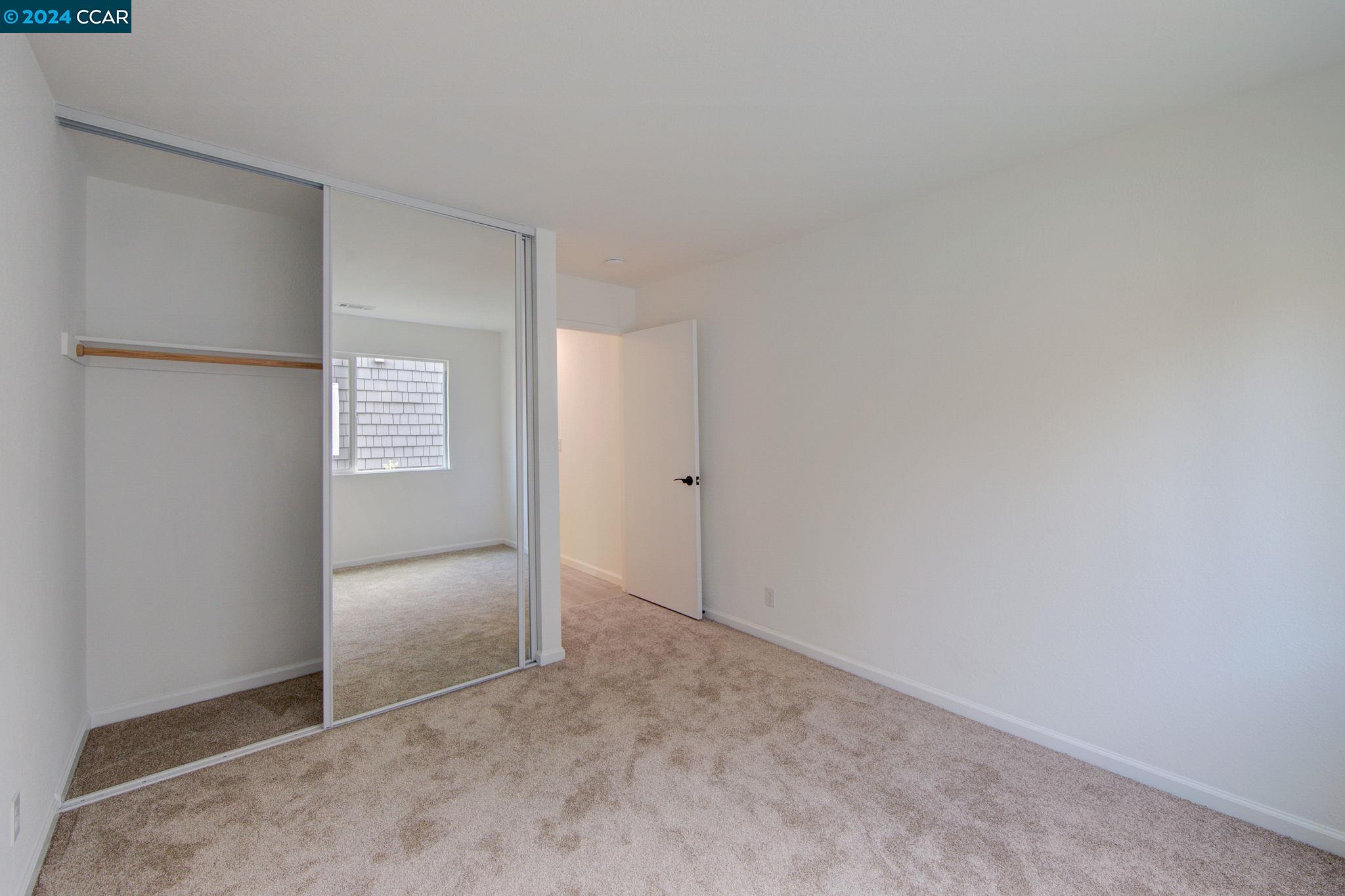 Detail Gallery Image 19 of 32 For 32 Emery Bay Drive, Emeryville,  CA 94608 - 2 Beds | 1 Baths