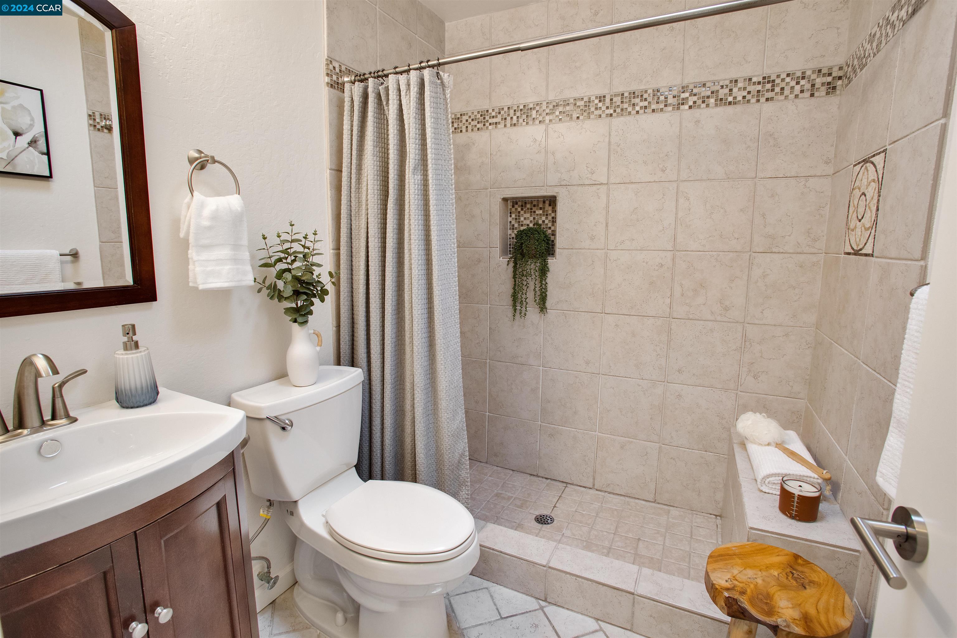Detail Gallery Image 30 of 34 For 107 Woodsworth Ln, Pleasant Hill,  CA 94523 - 2 Beds | 2 Baths