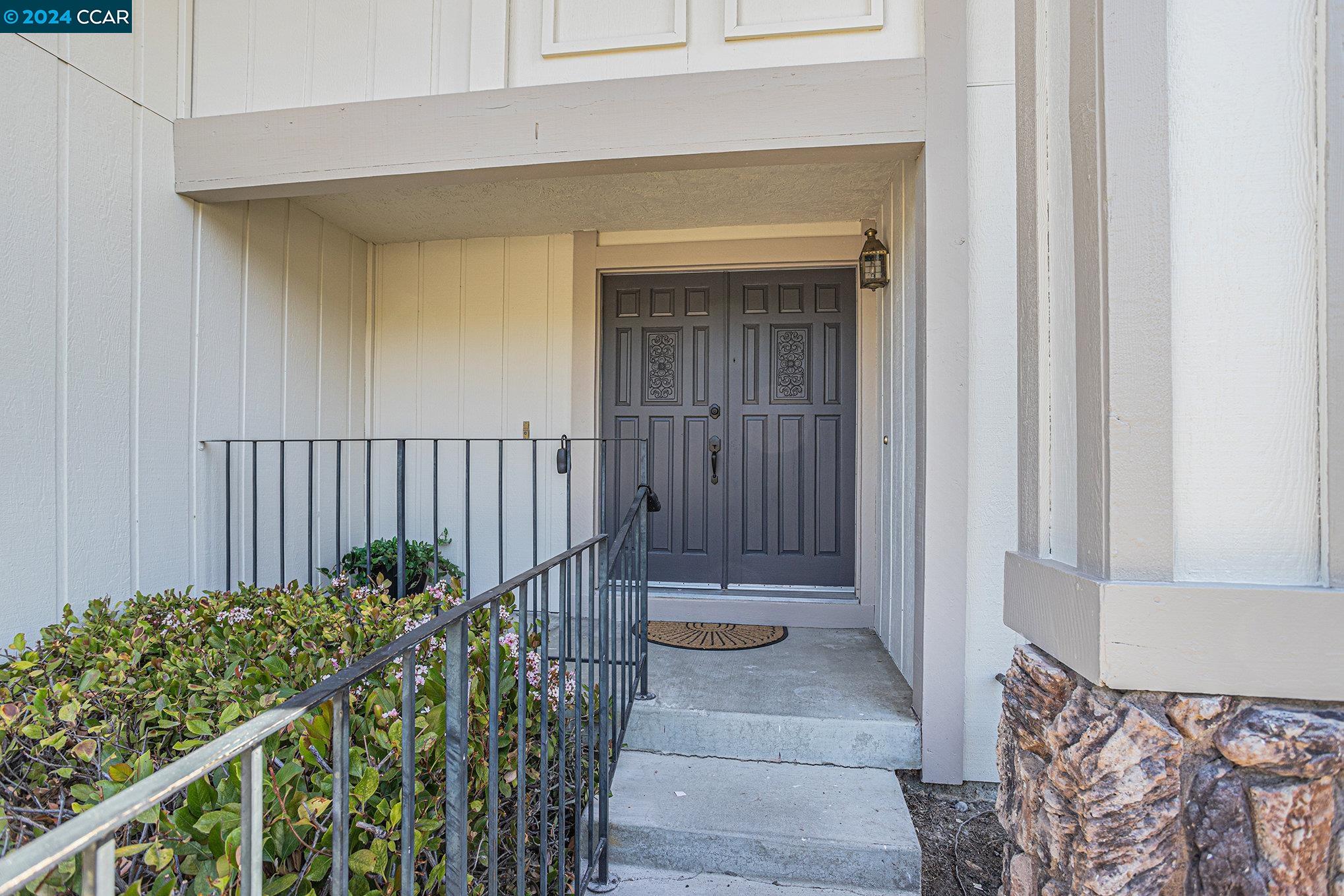 Detail Gallery Image 5 of 43 For 2374 Peachtree Cir, Antioch,  CA 94509 - 4 Beds | 2/1 Baths